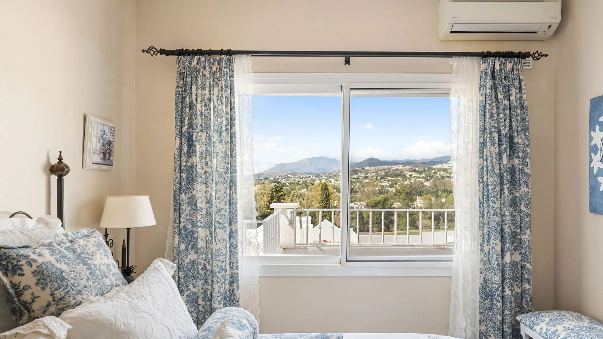 Town house for sale in Los Jarales