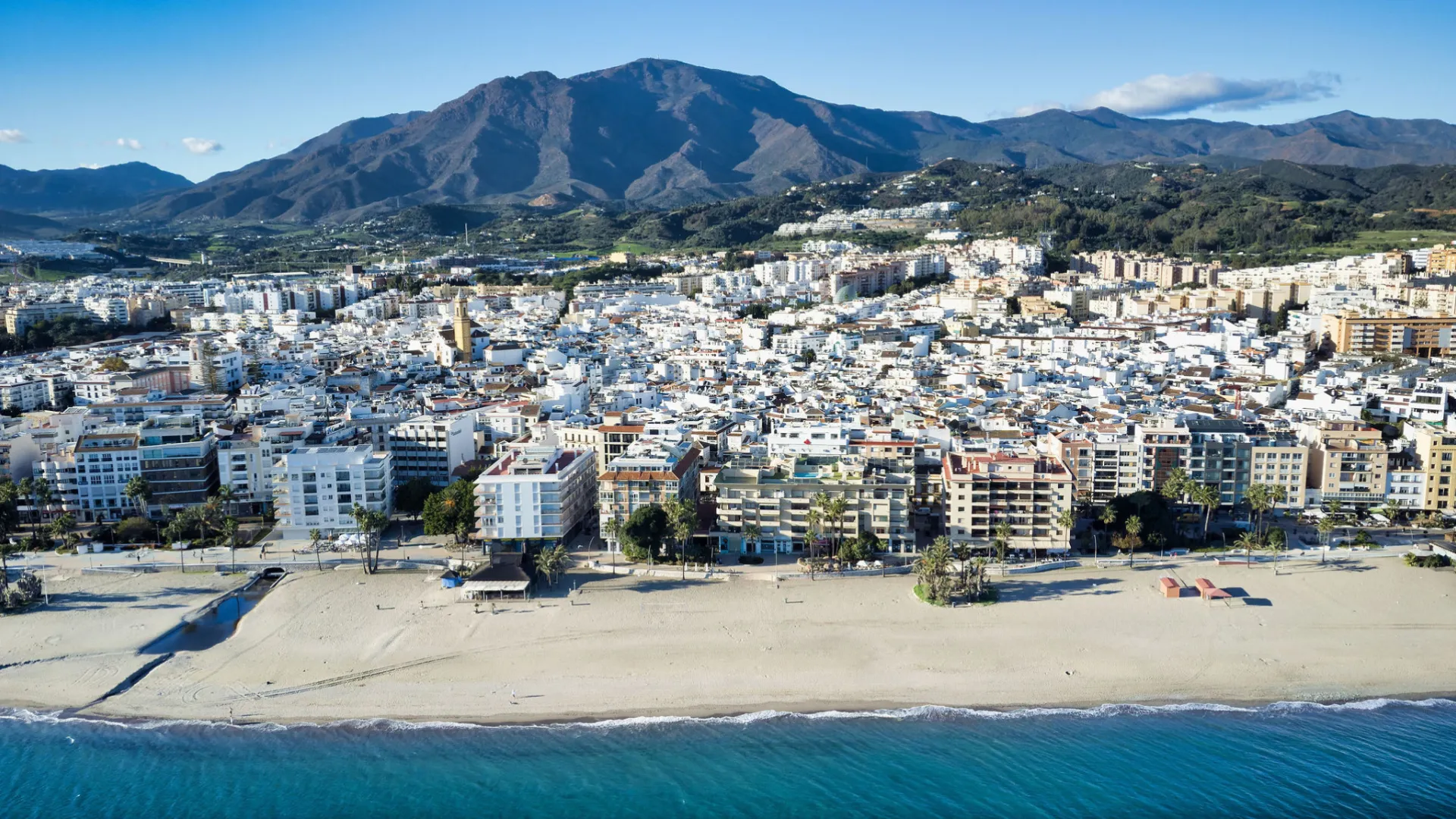 Estepona Ciudad, Ático a la venta con 3 dormitorios