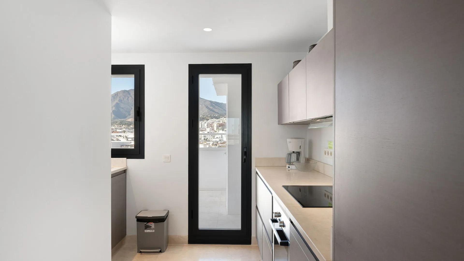 Estepona Ciudad, Ático a la venta con 3 dormitorios
