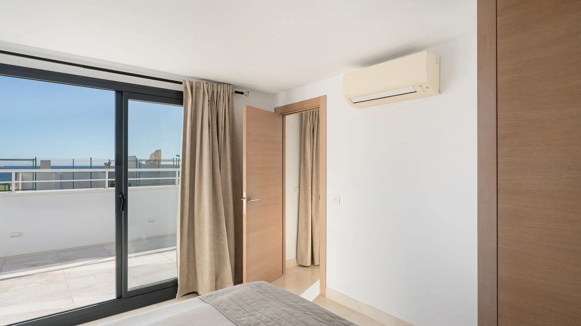 Estepona Ciudad, Ático a la venta con 3 dormitorios