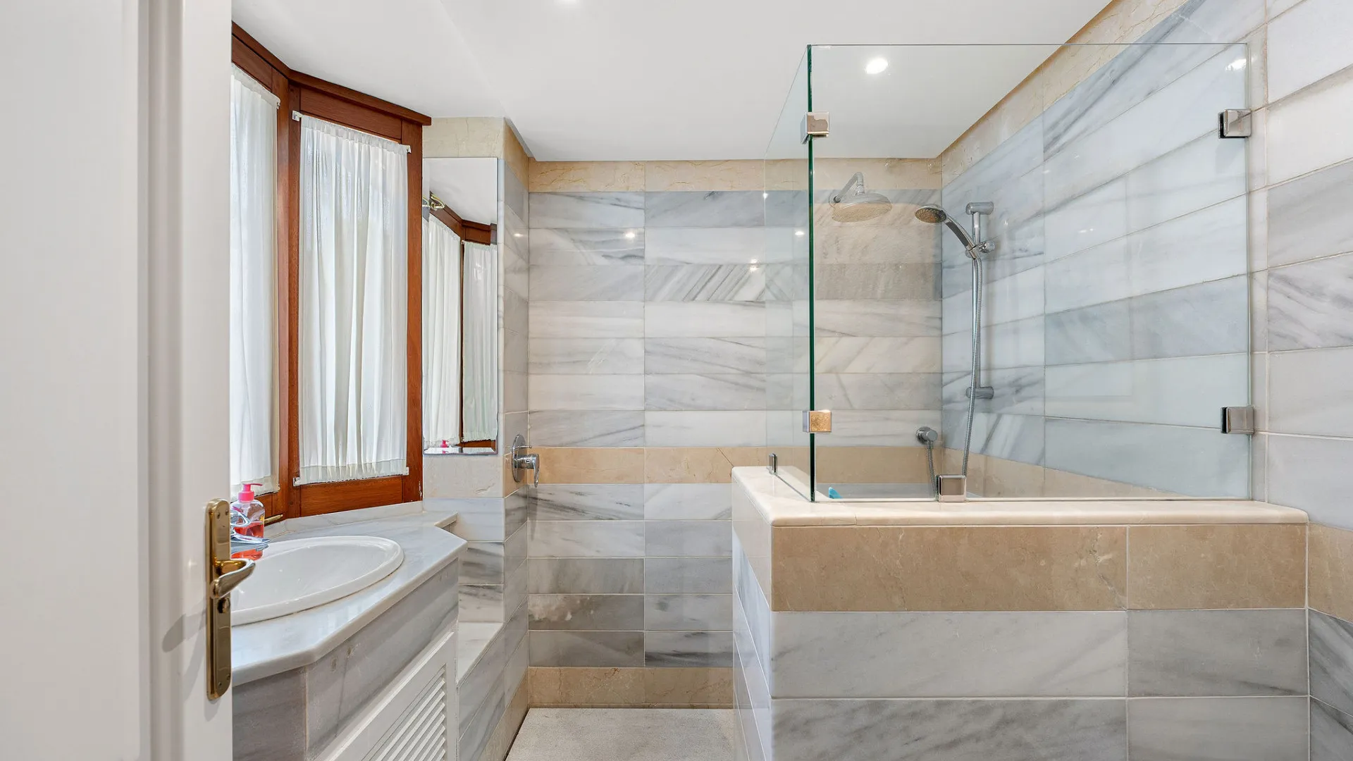 3 bedrooms villa for sale in Las Brisas