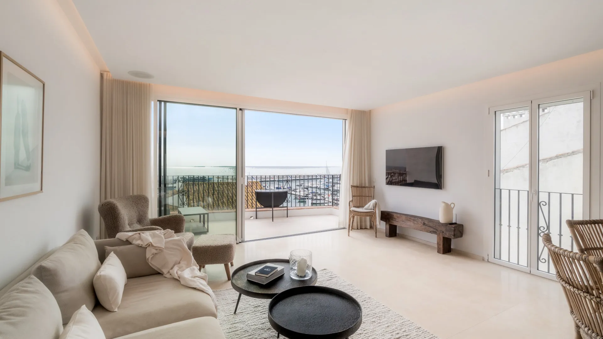 Buy penthouse in Marbella - Puerto Banus