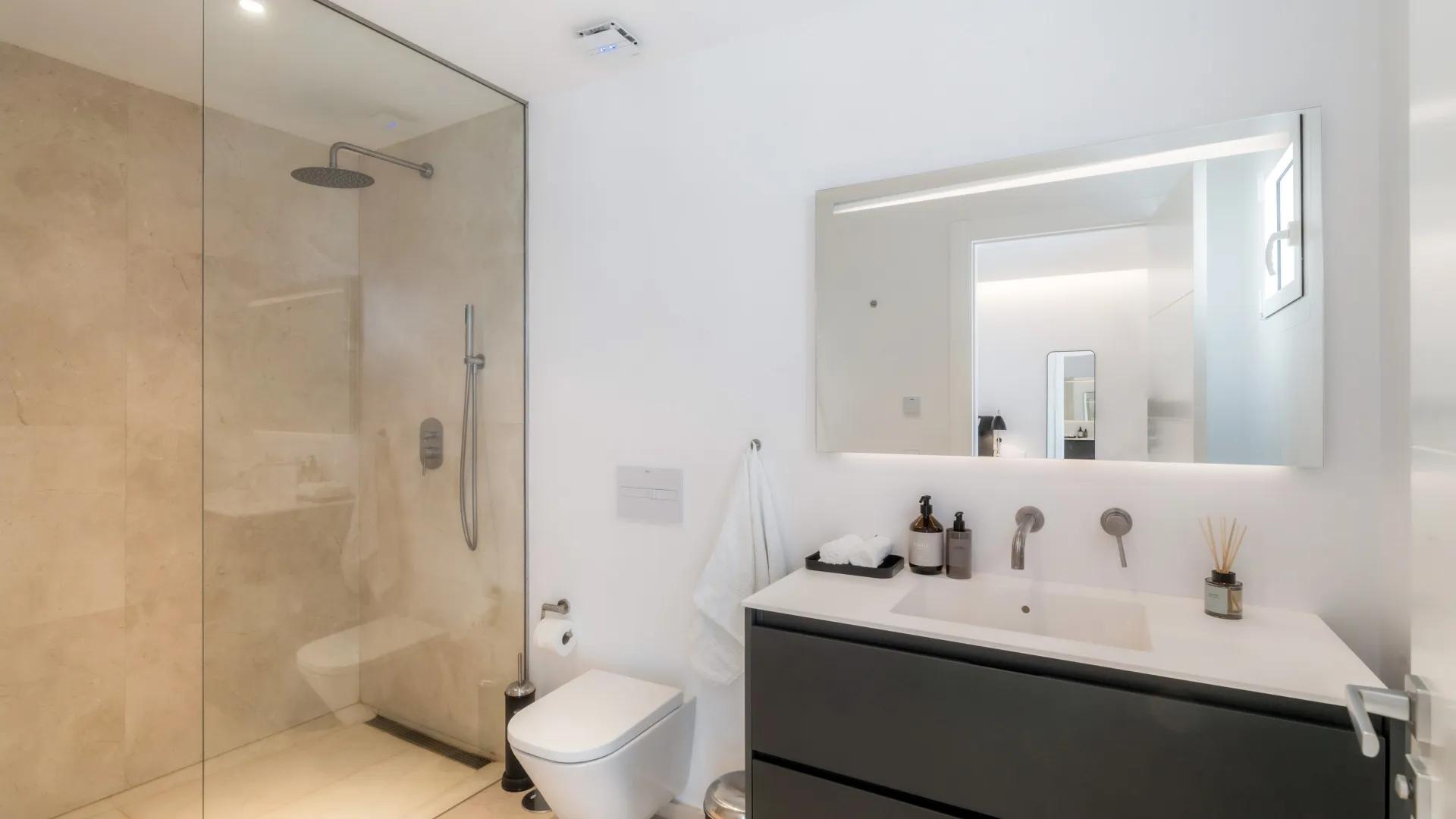 Buy penthouse in Marbella - Puerto Banus