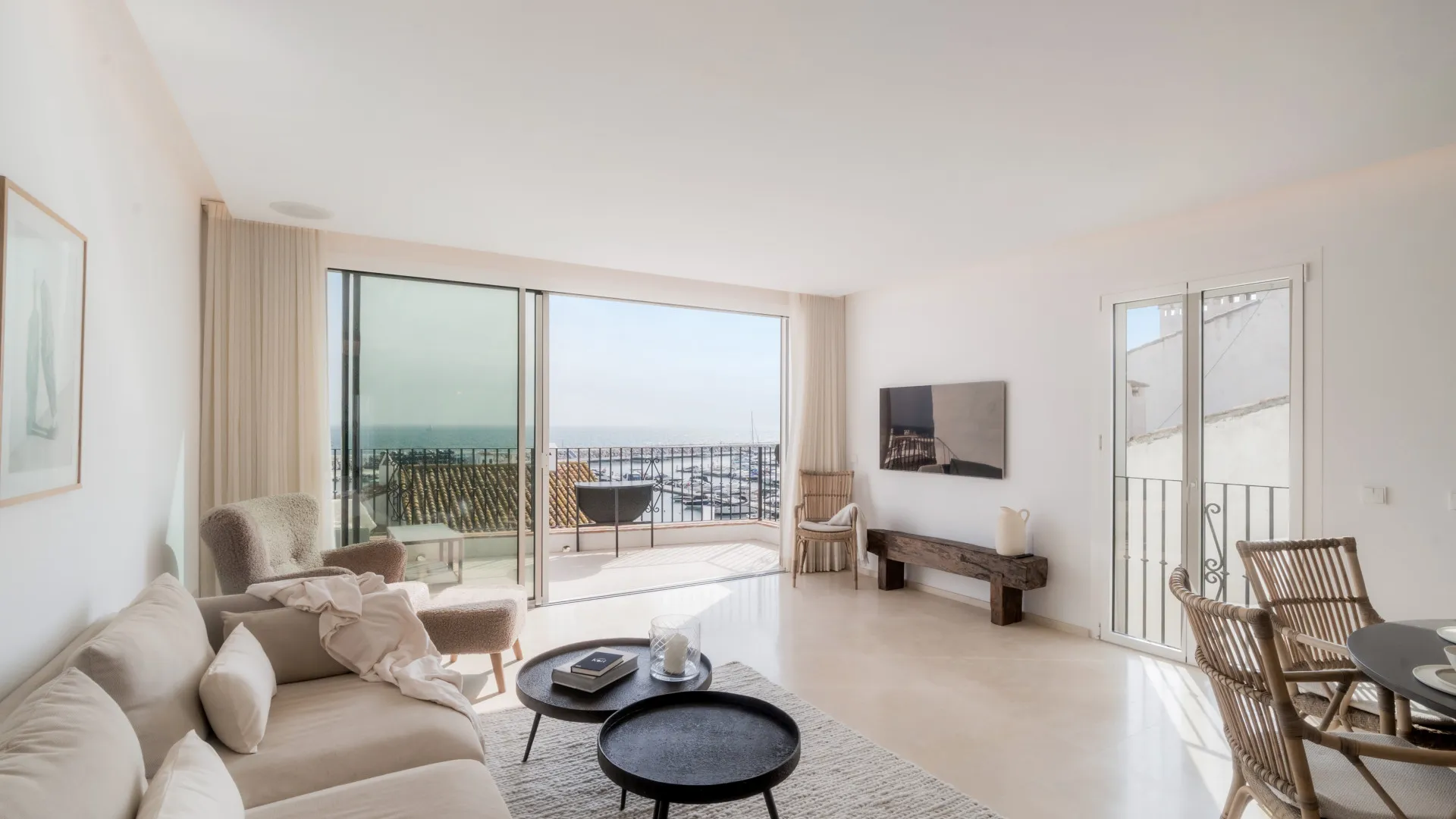 Buy penthouse in Marbella - Puerto Banus