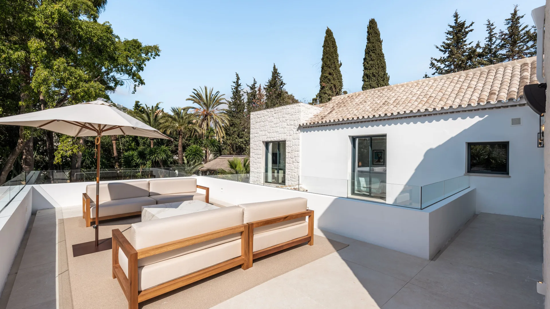 Comprar villa con 5 dormitorios en Las Brisas del Golf