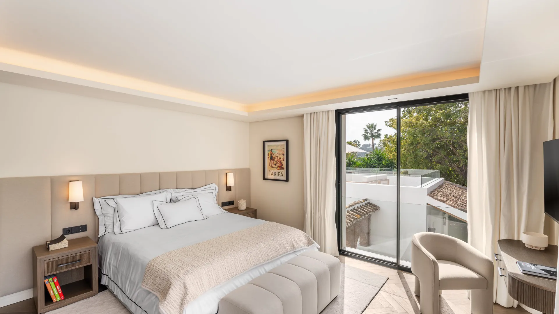 Comprar villa con 5 dormitorios en Las Brisas del Golf