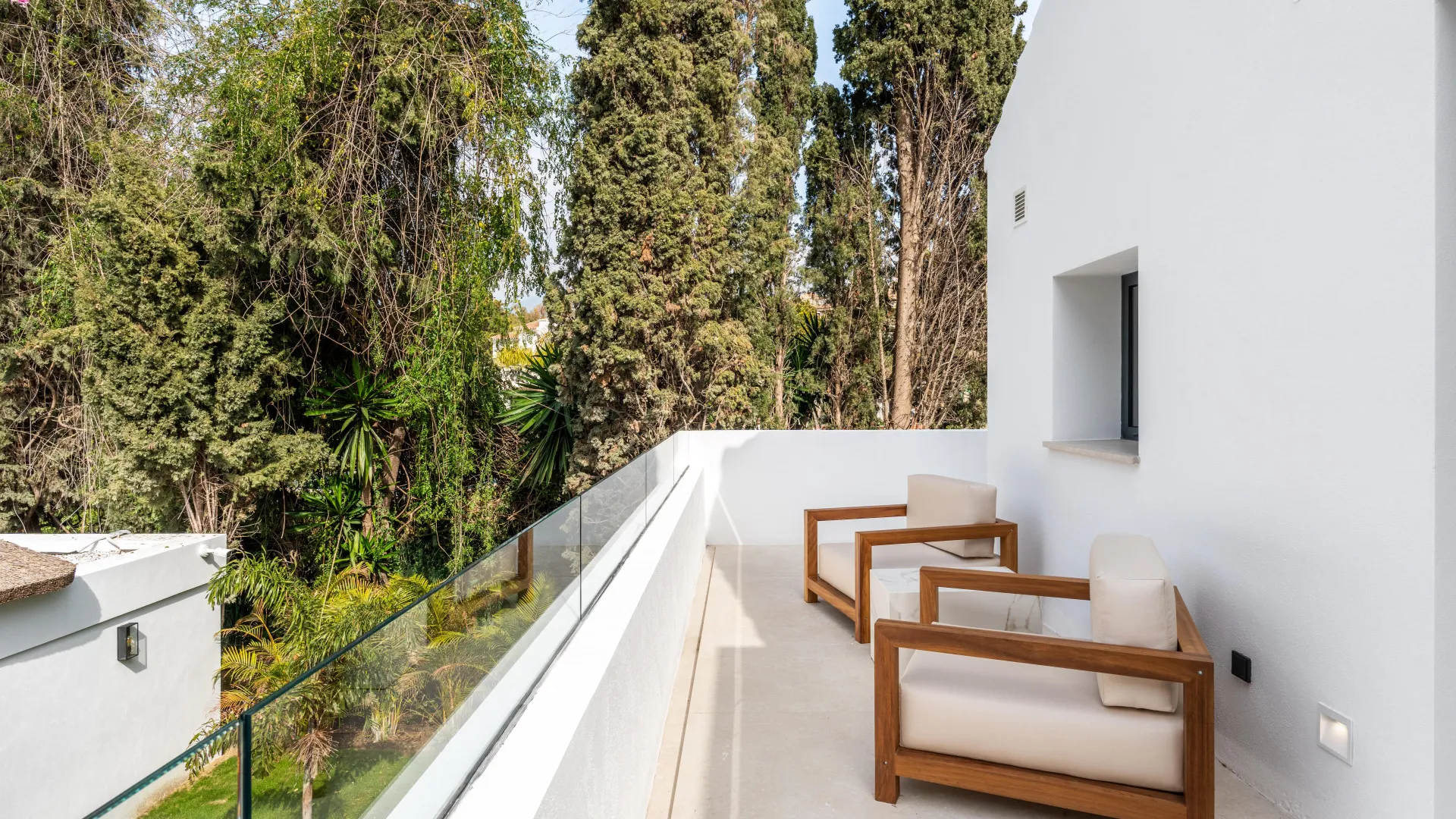 Comprar villa con 5 dormitorios en Las Brisas del Golf
