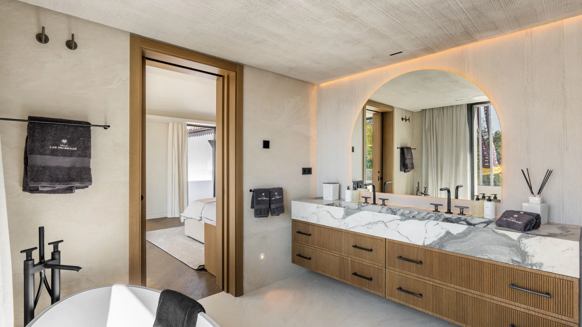 Comprar villa con 5 dormitorios en Las Brisas del Golf