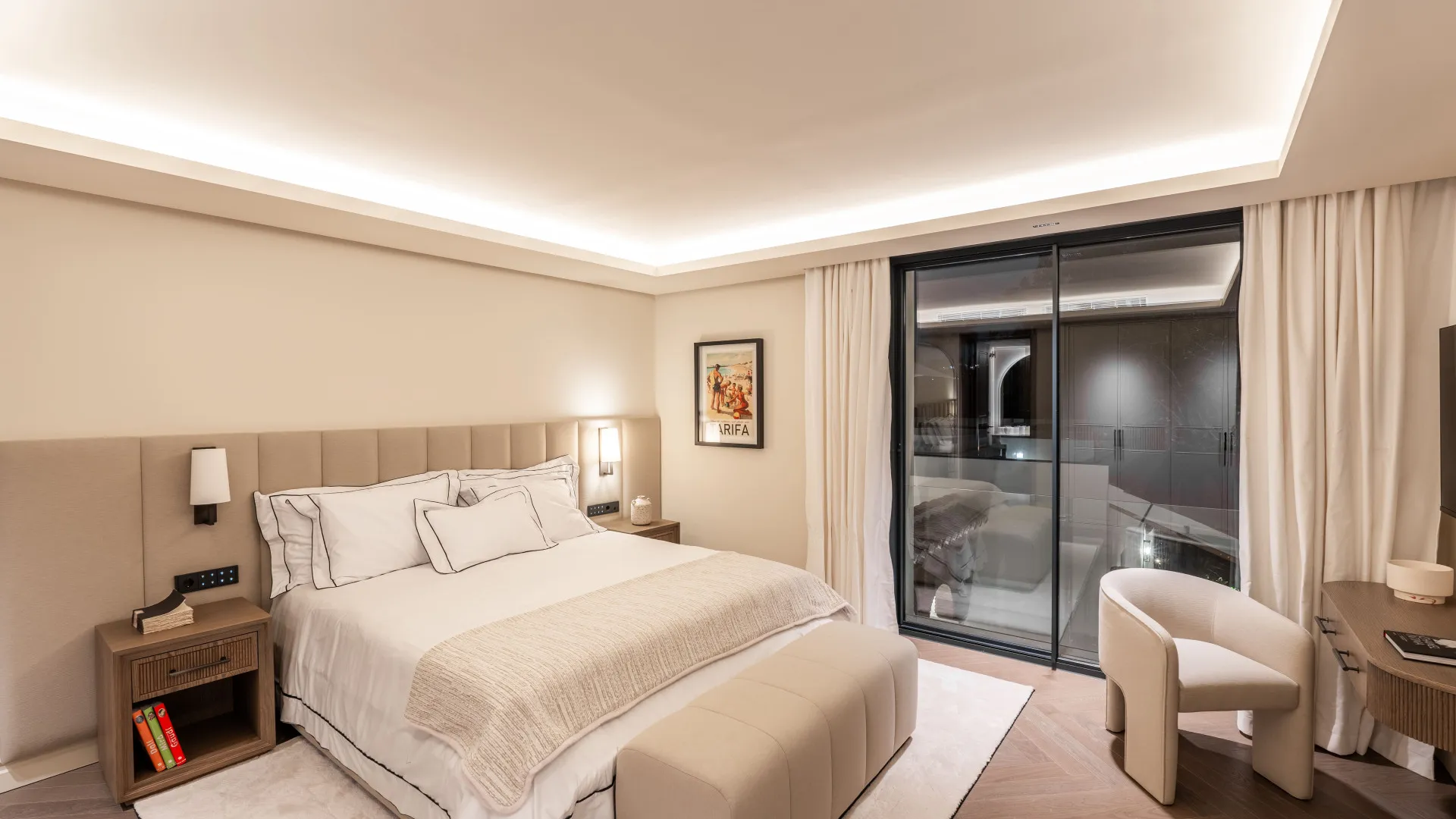 Comprar villa con 5 dormitorios en Las Brisas del Golf