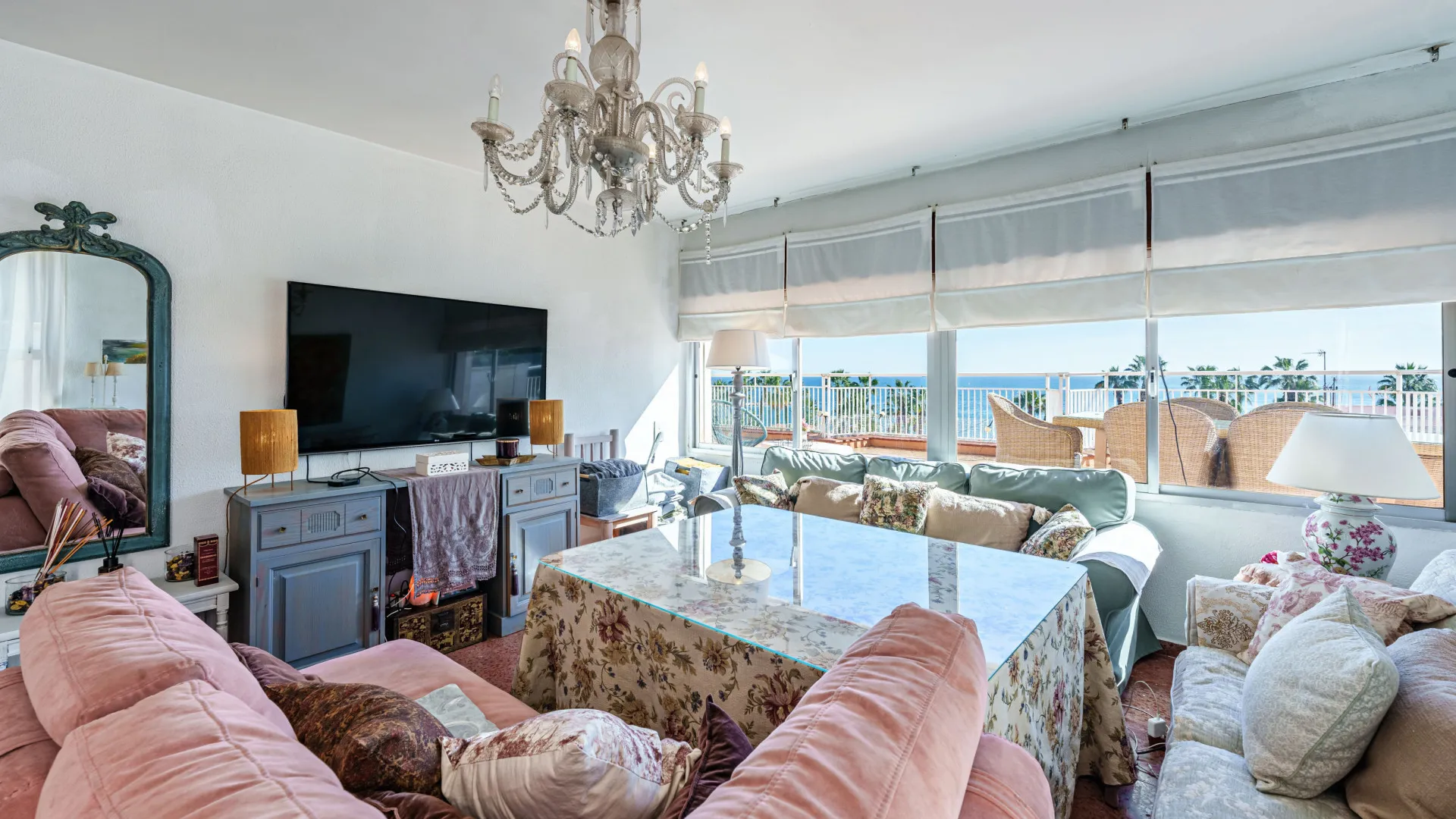5 bedrooms penthouse in El Limonar for sale