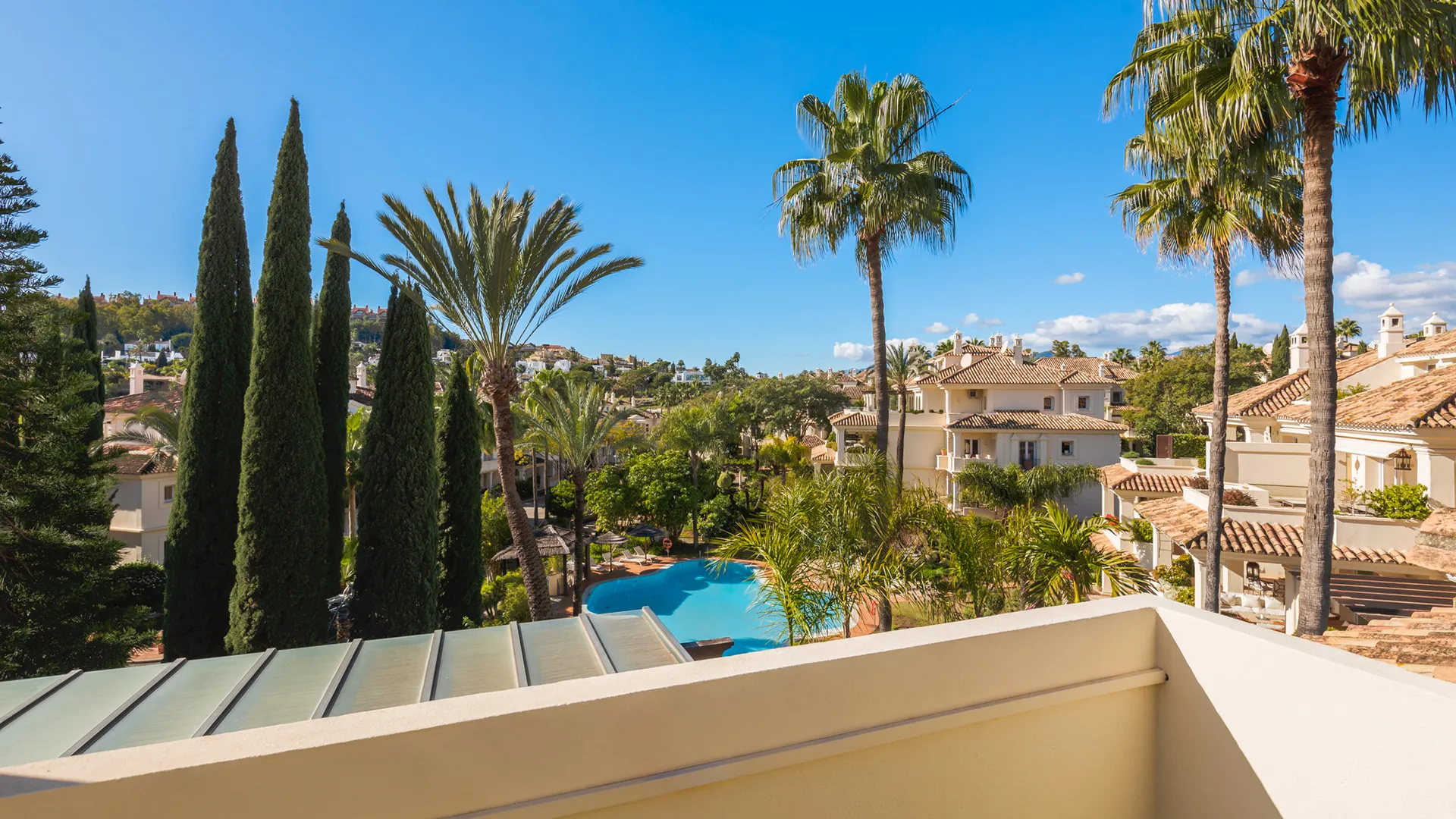 Atico duplex en venta en Las Alamandas con 3 dormitorios