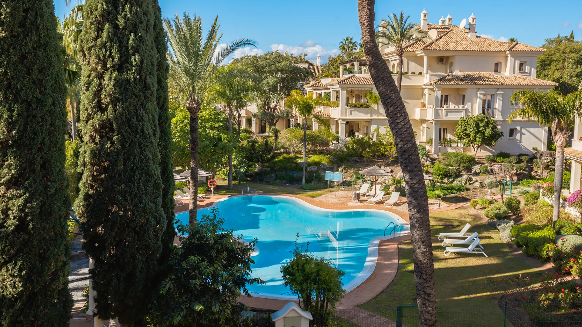Atico duplex en venta en Las Alamandas con 3 dormitorios