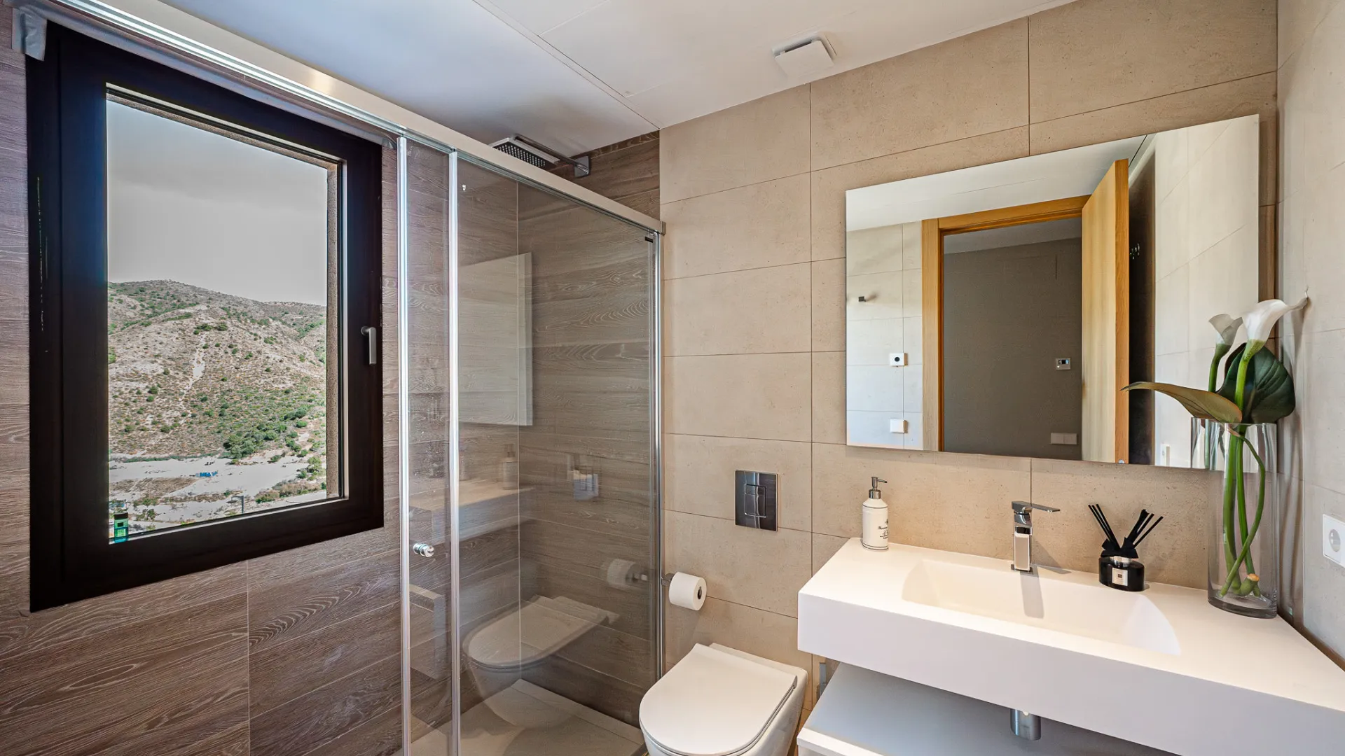 Buy apartment in Los Olivos with 4 bedrooms