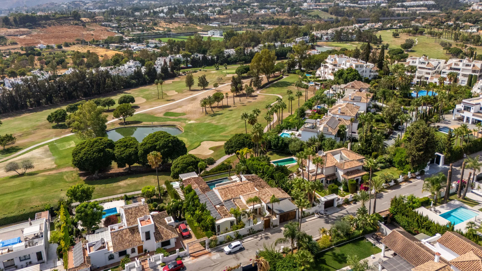 Se vende villa en Nueva Andalucia con 5 dormitorios