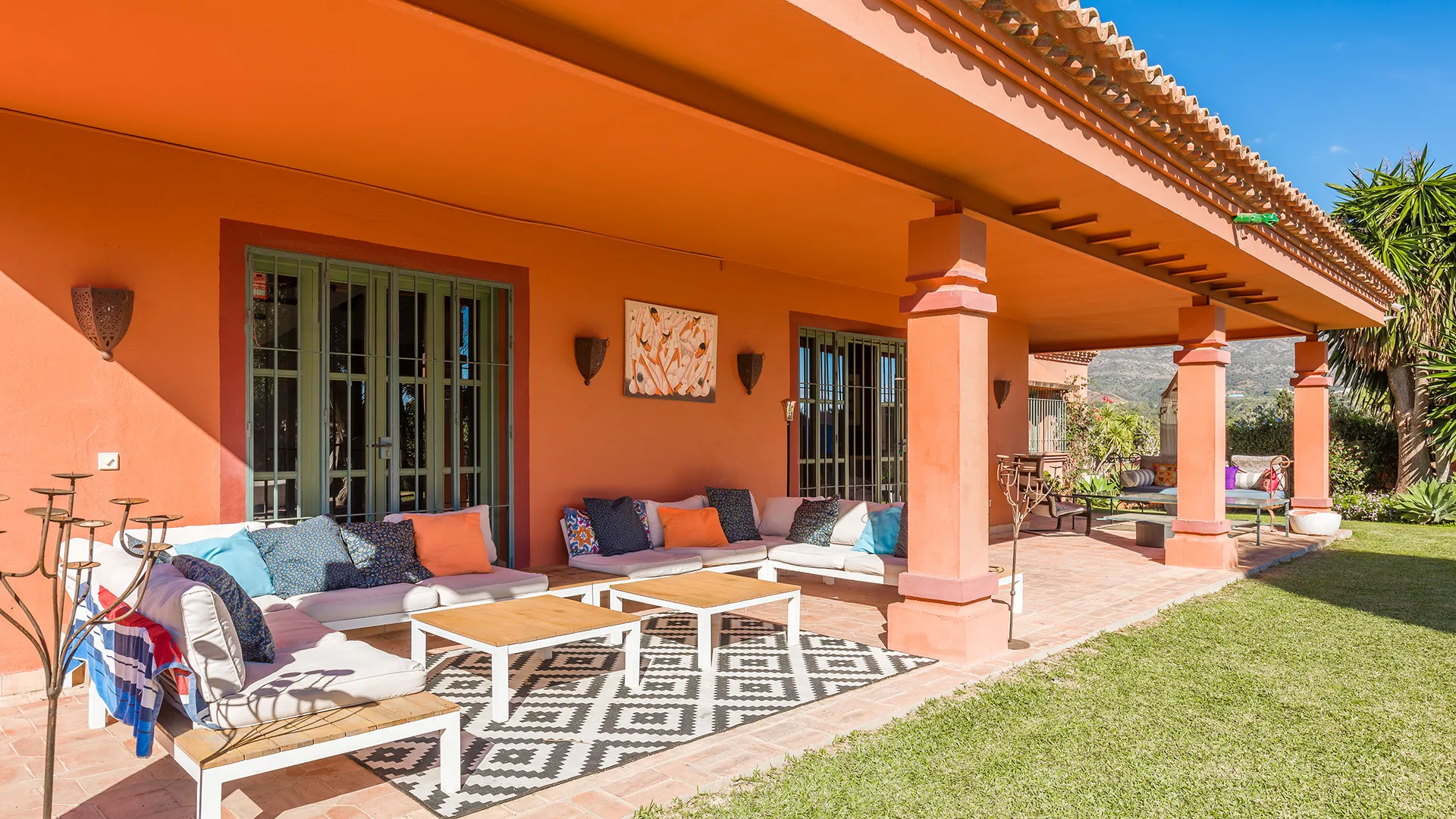 Comprar villa con 5 dormitorios en Finca La Judía