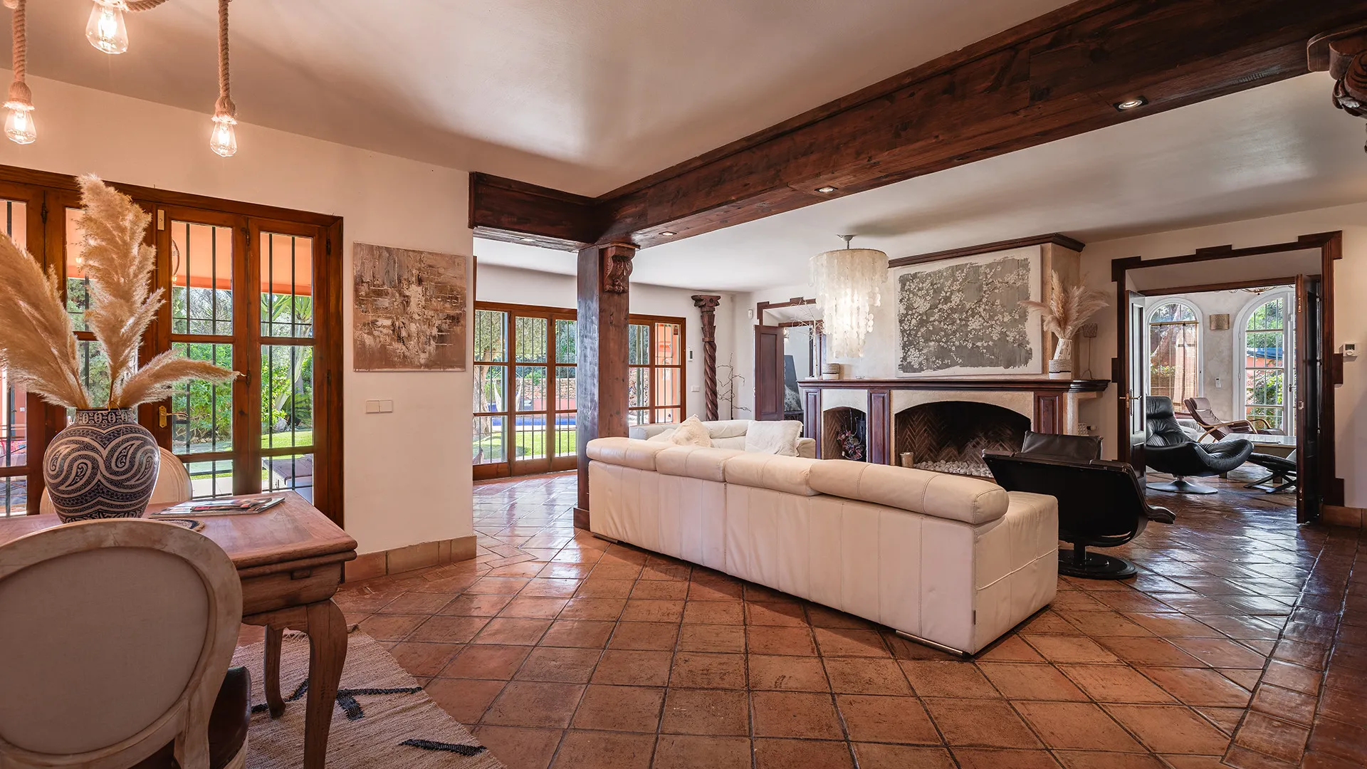 Comprar villa con 5 dormitorios en Finca La Judía