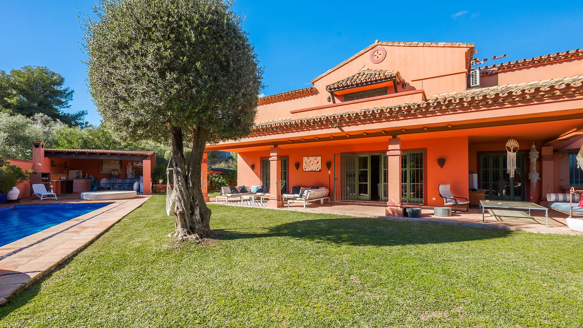 Comprar villa con 5 dormitorios en Finca La Judía