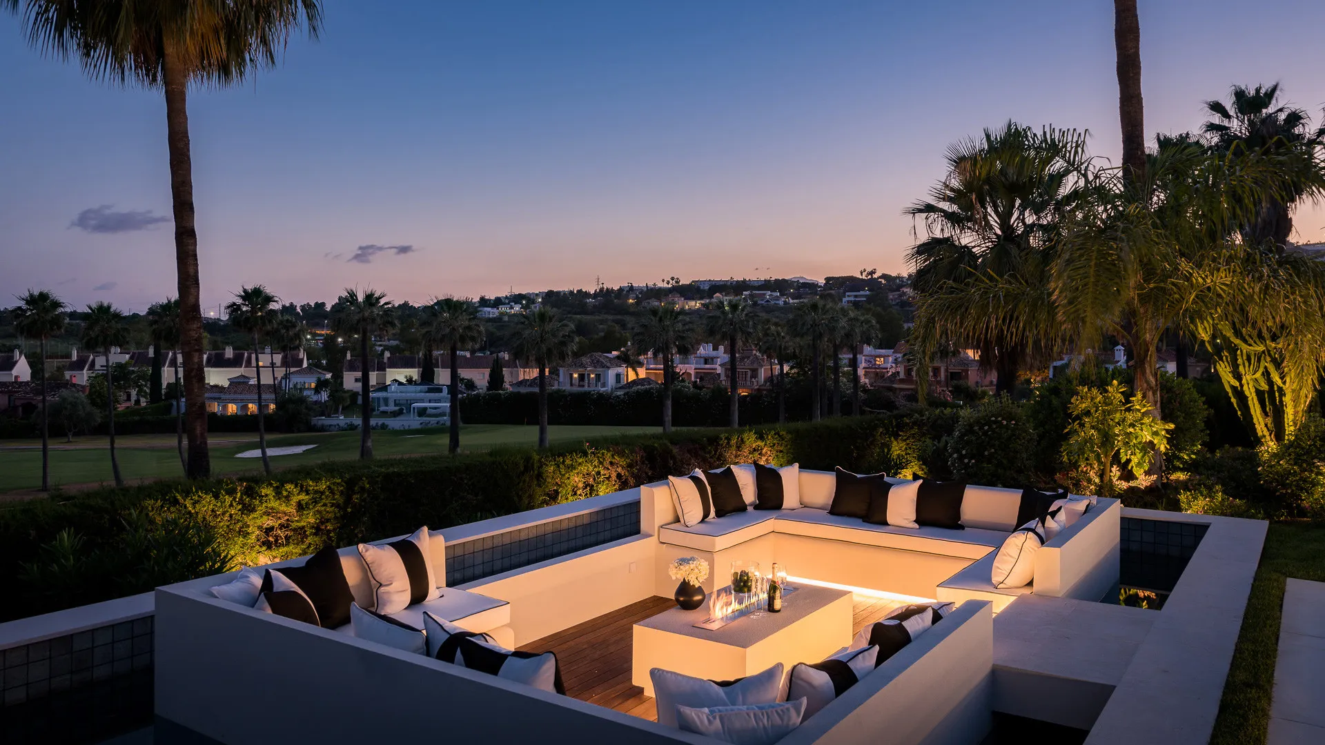 Villa en venta en Los Naranjos Golf