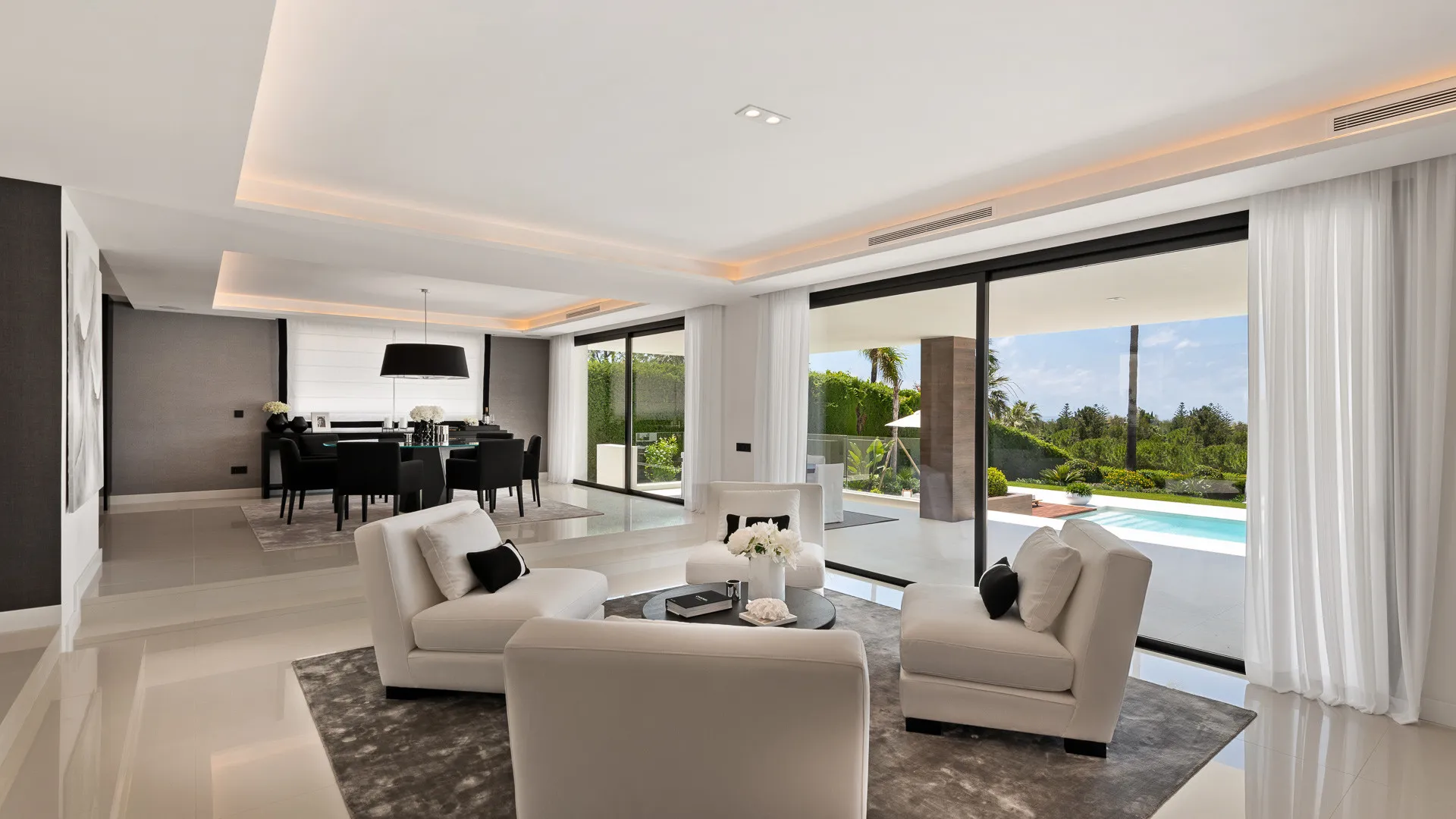 Villa en venta en Los Naranjos Golf