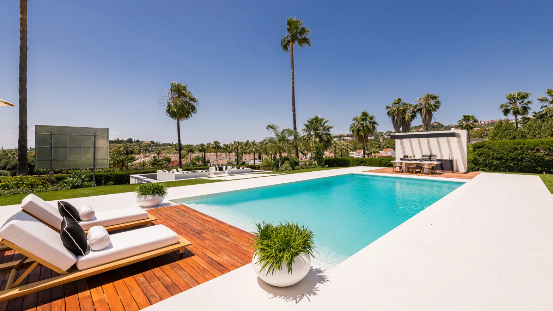 Villa en venta en Los Naranjos Golf