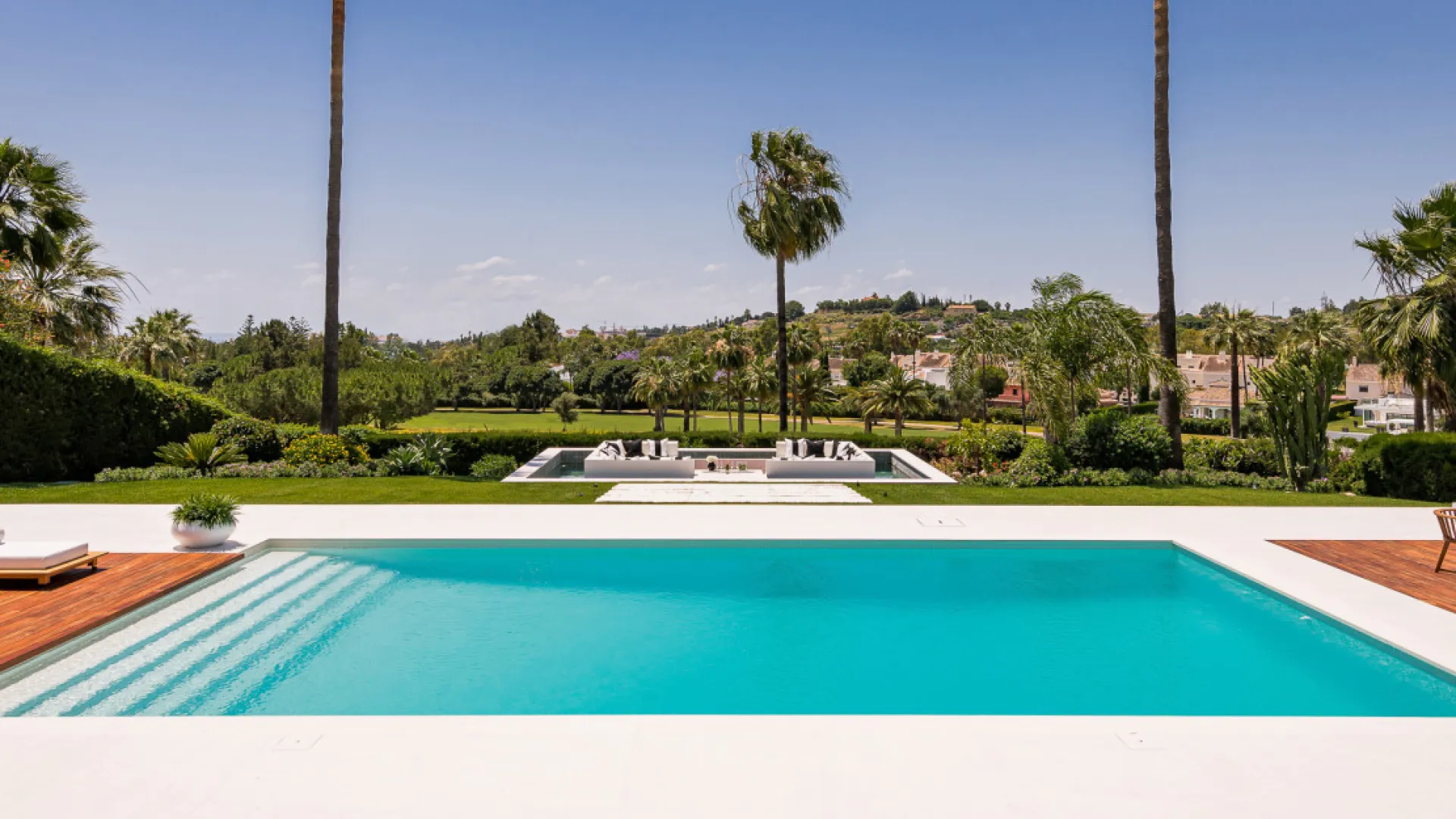 Villa en venta en Los Naranjos Golf