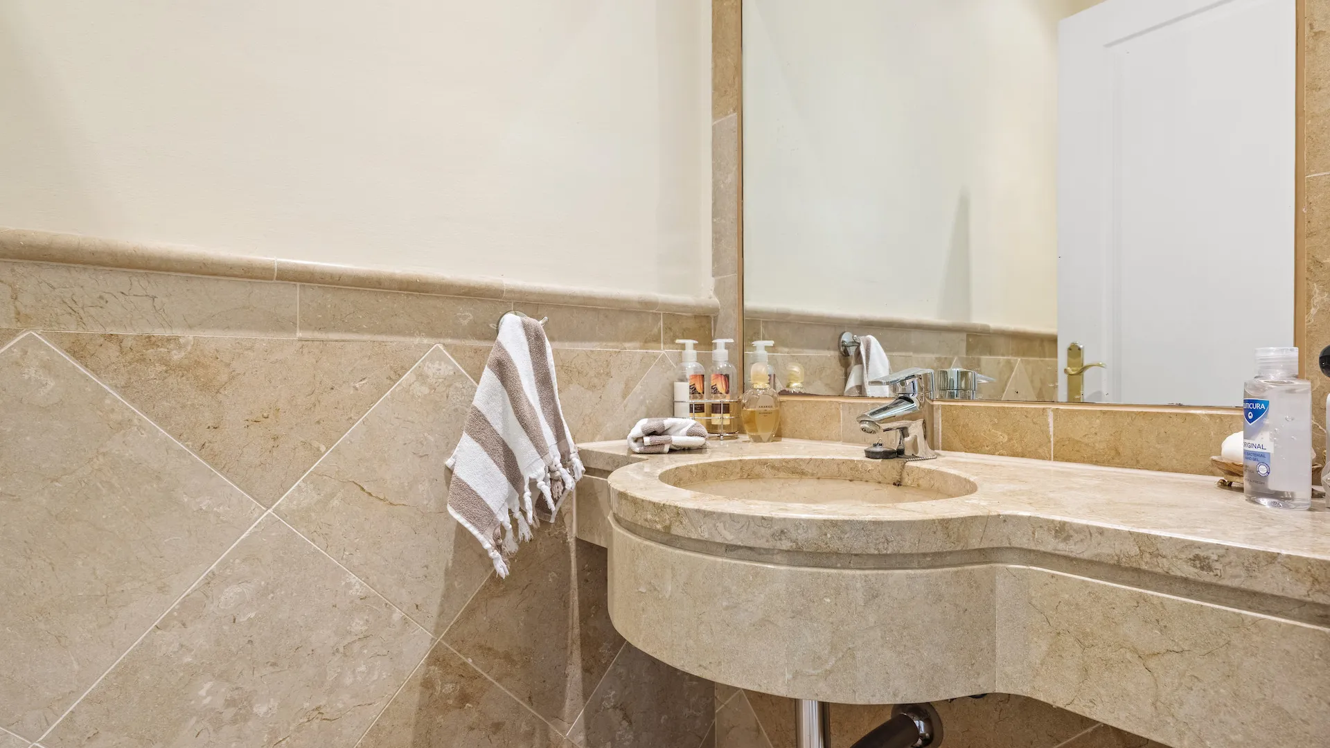 For sale ground floor apartment in Los Flamingos