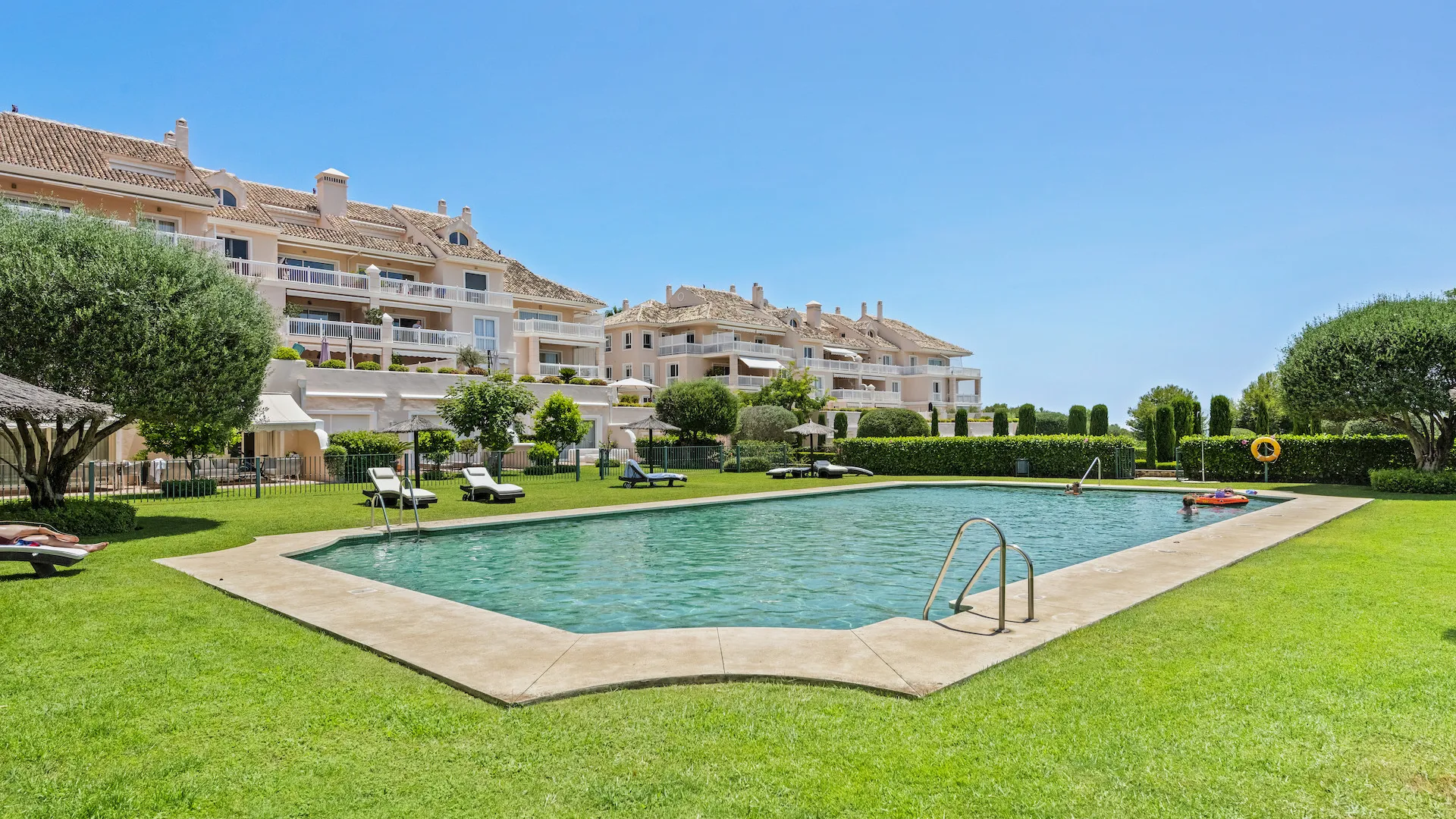 For sale ground floor apartment in Los Flamingos