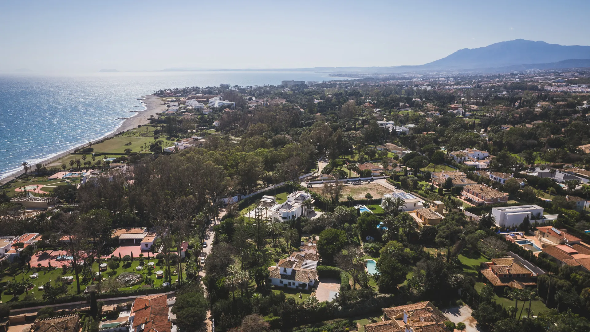Plot for sale in Guadalmina Baja