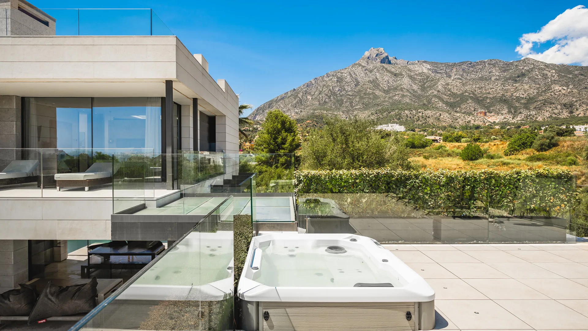 For sale villa in Golden Mile with 6 bedrooms