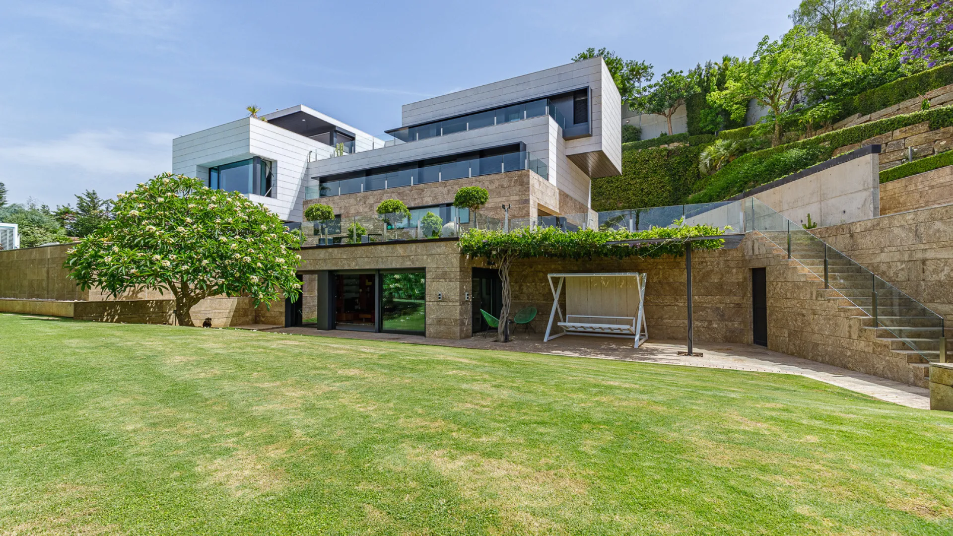 Villa con 8 dormitorios en venta en Malaga - Este
