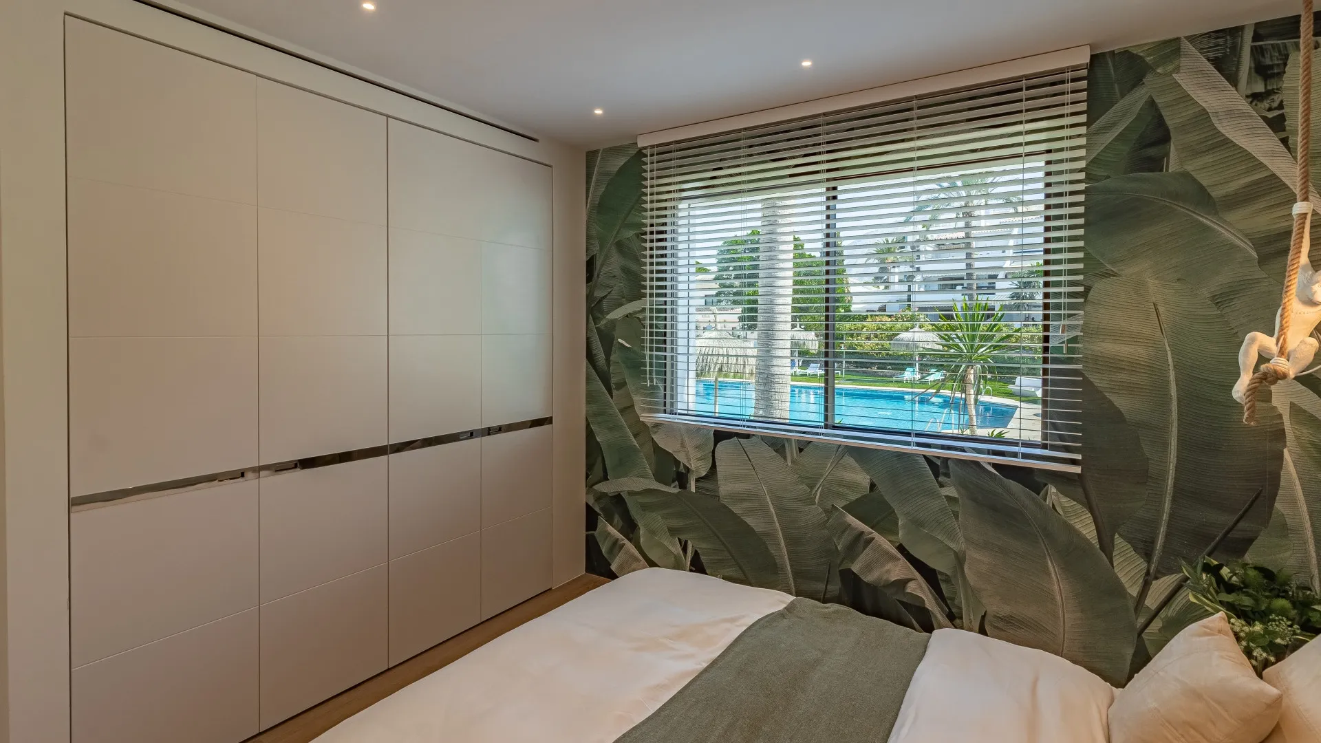 Town house for sale in Golden Mile
