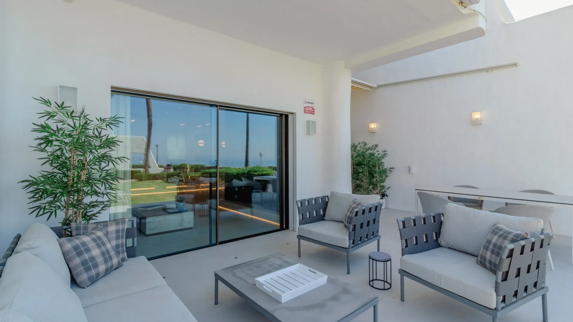 Town house for sale in Golden Mile