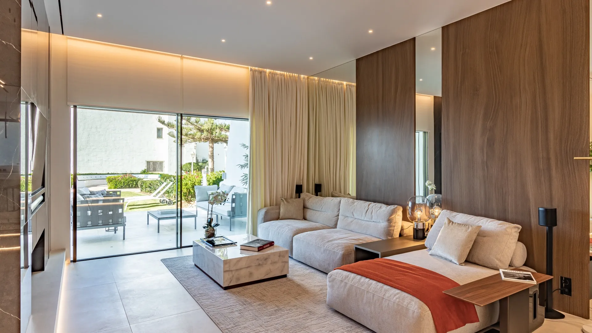 Town house for sale in Golden Mile