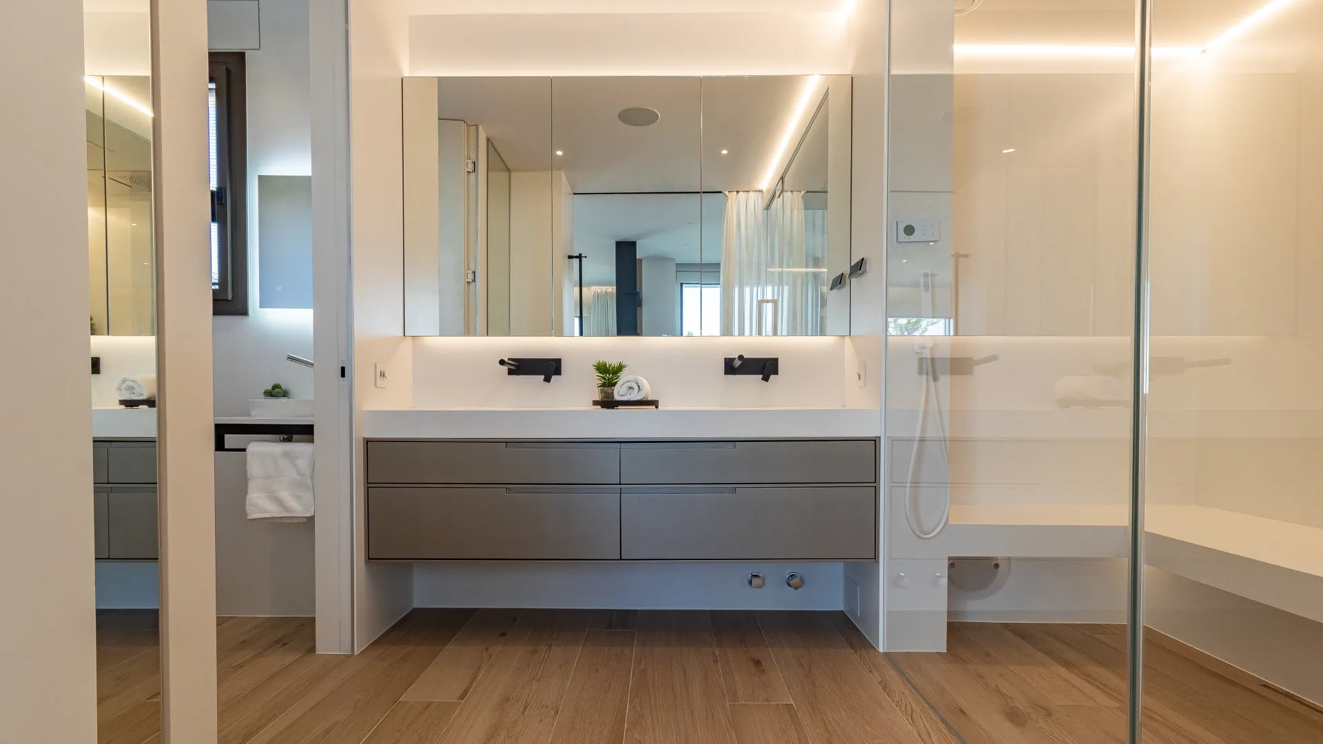 Town house for sale in Golden Mile