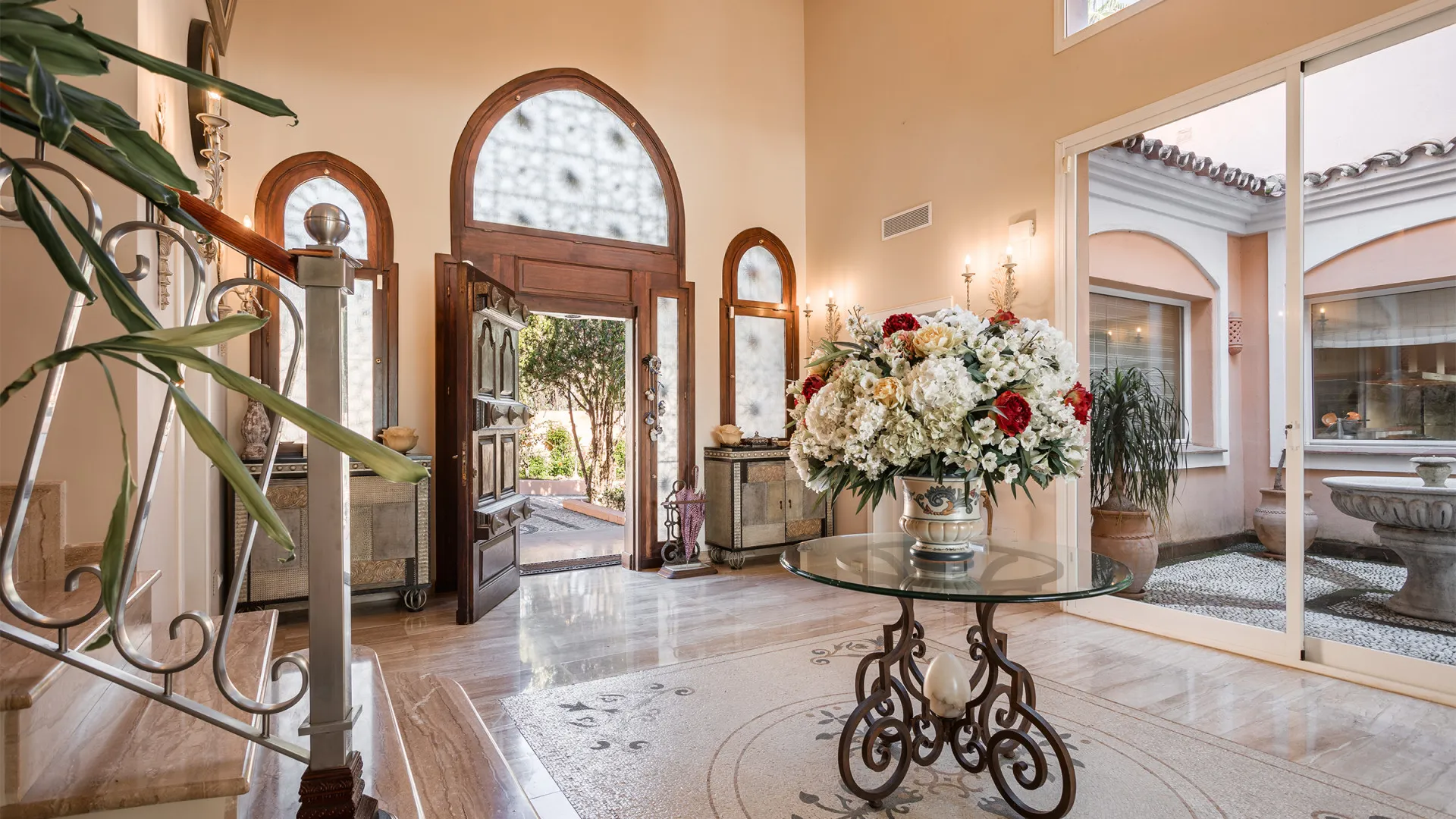 Villa en venta con 8 dormitorios en Hacienda Beach