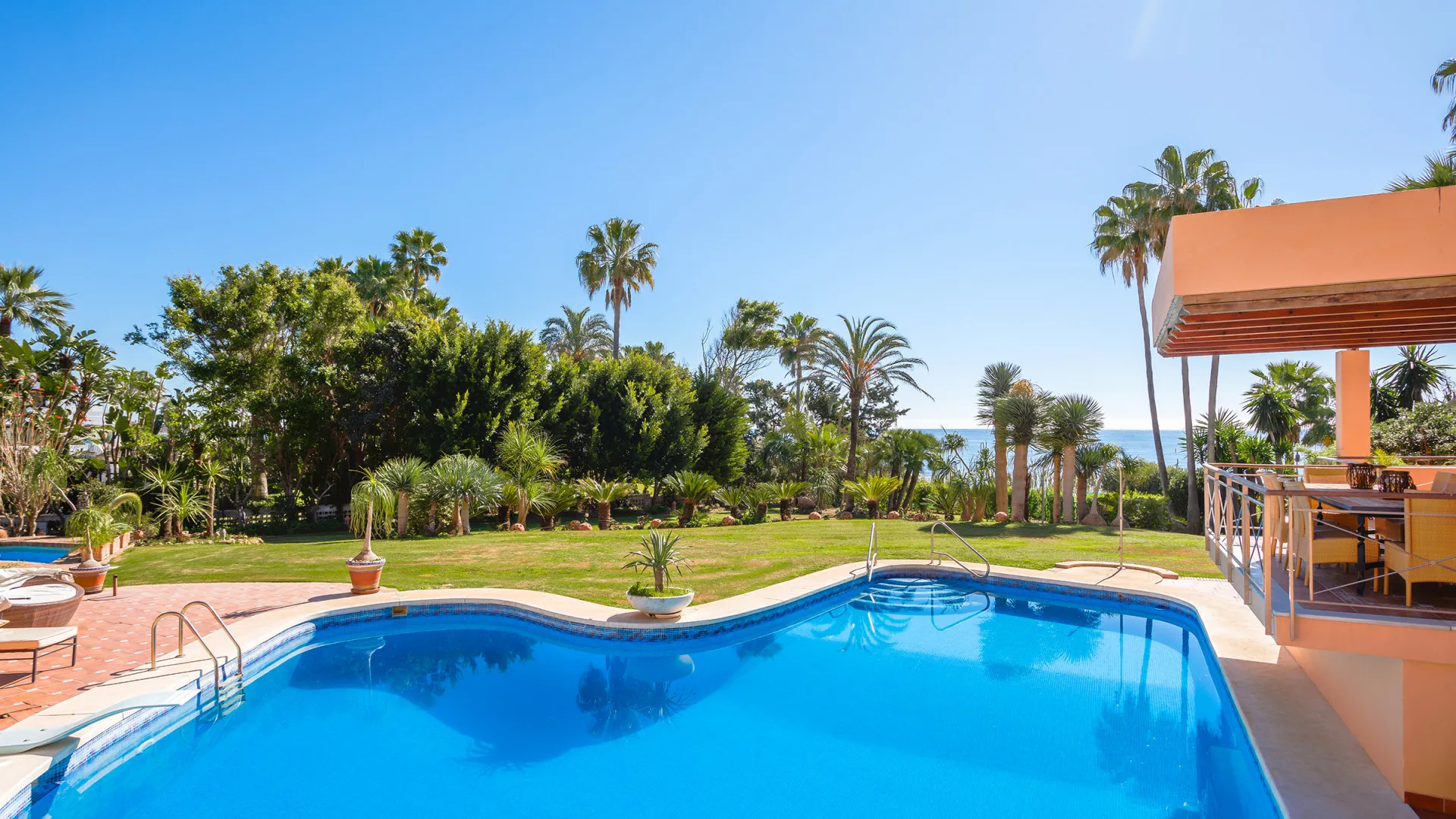 Villa en venta con 8 dormitorios en Hacienda Beach