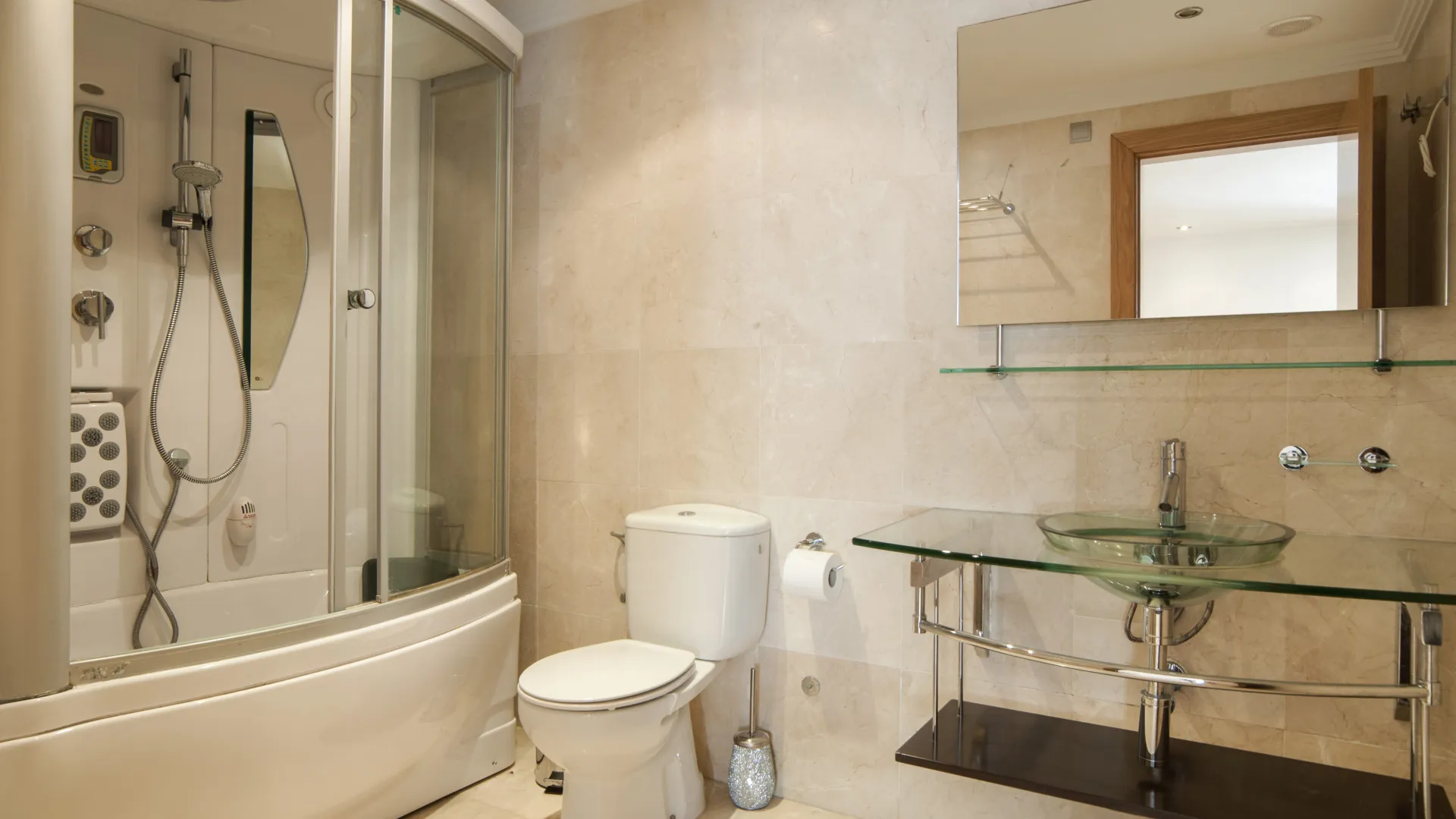 Villa with 8 bedrooms for sale in Elviria
