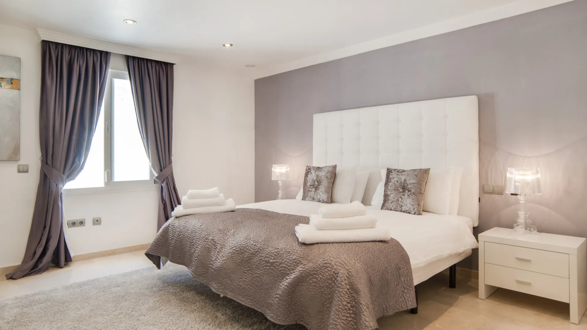 Villa with 8 bedrooms for sale in Elviria