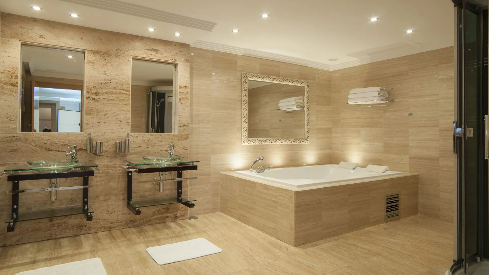 Villa with 8 bedrooms for sale in Elviria