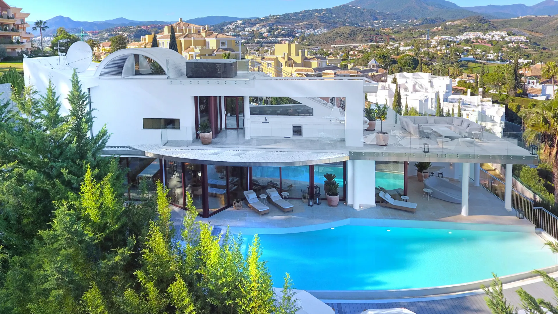 Villa en venta en Los Naranjos de Marbella