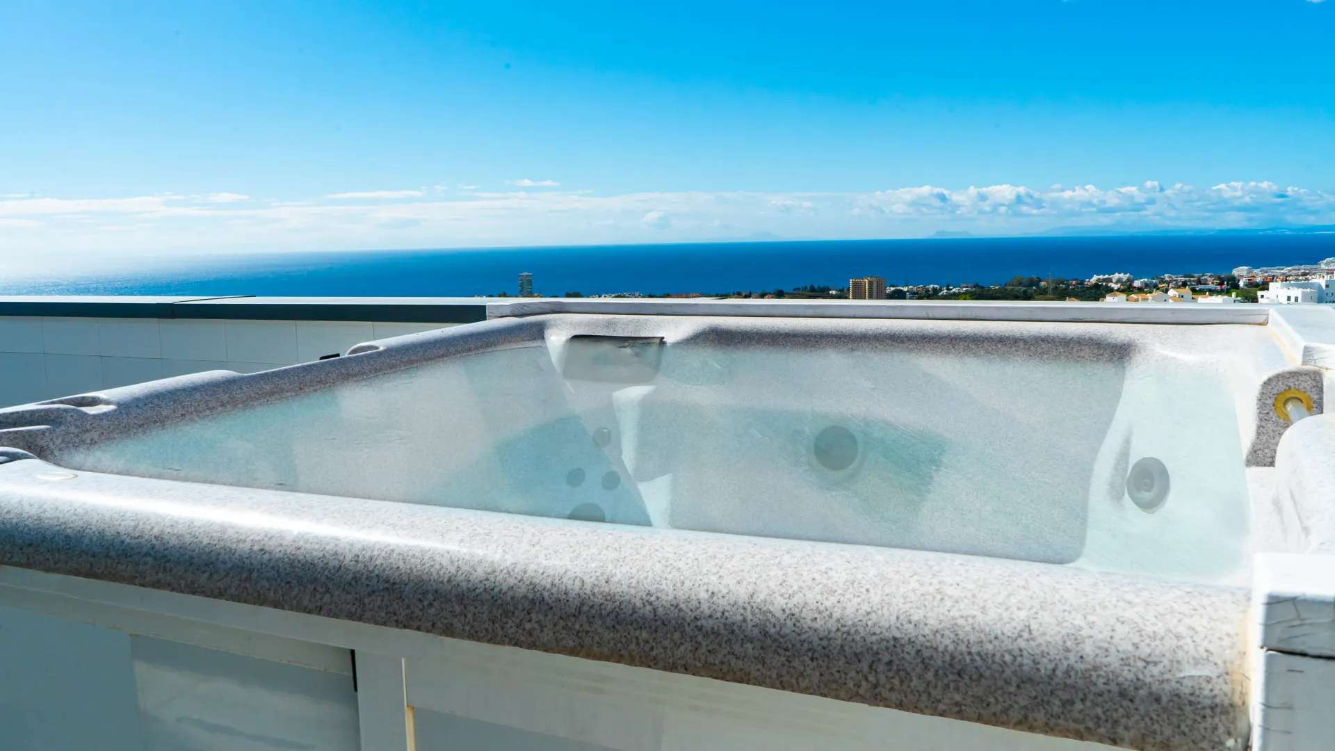 Villa en venta en Los Altos de los Monteros