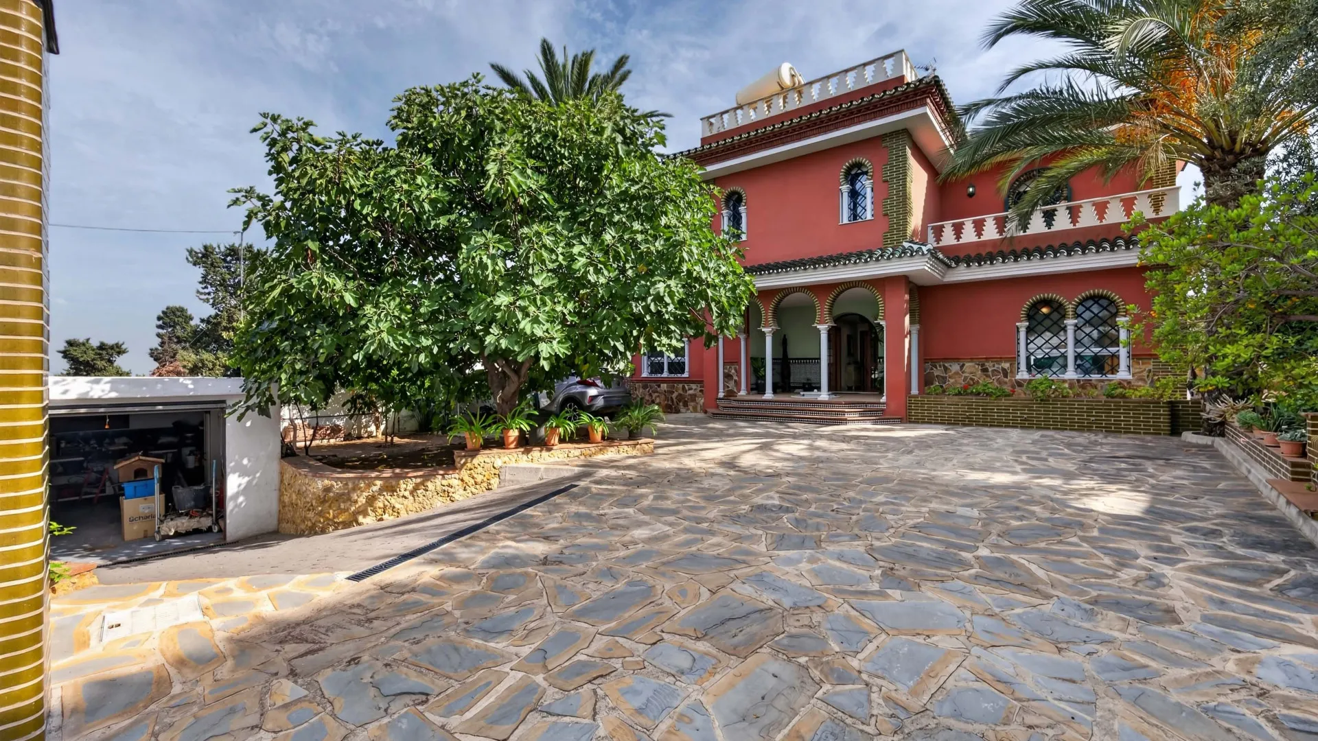 Churriana villa for sale