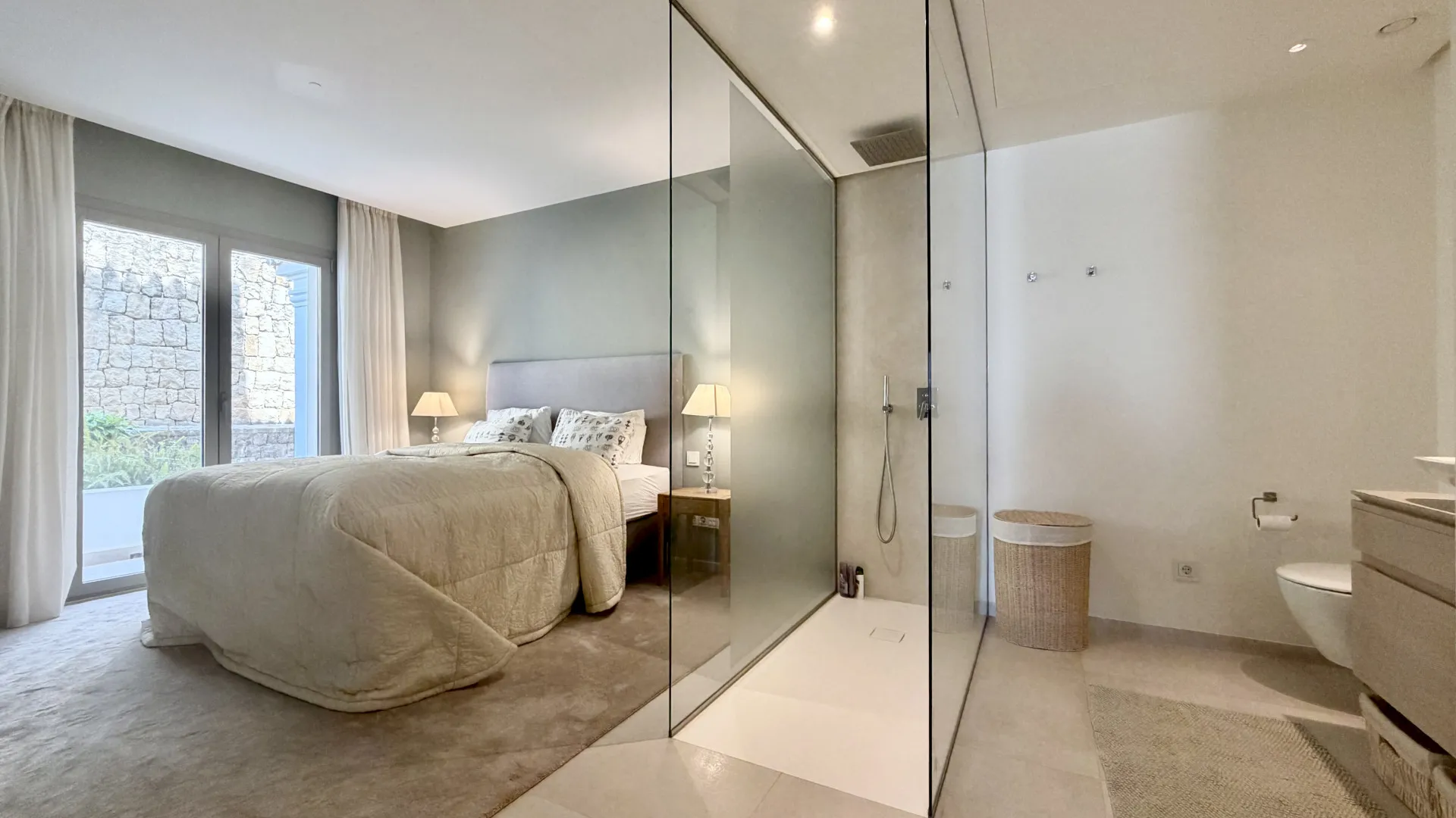 For sale 3 bedrooms ground floor apartment in 9 Lions Residences