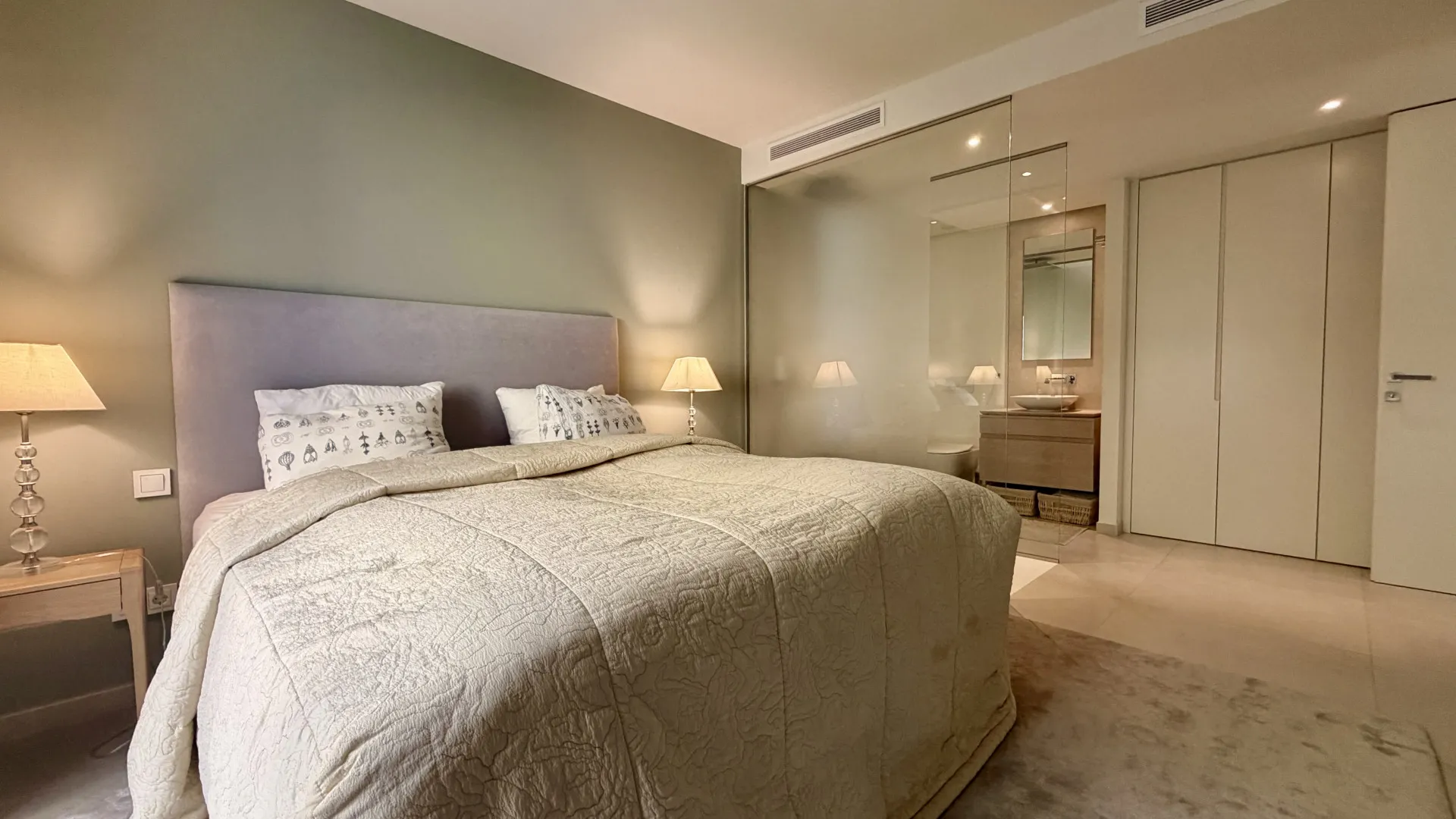 For sale 3 bedrooms ground floor apartment in 9 Lions Residences