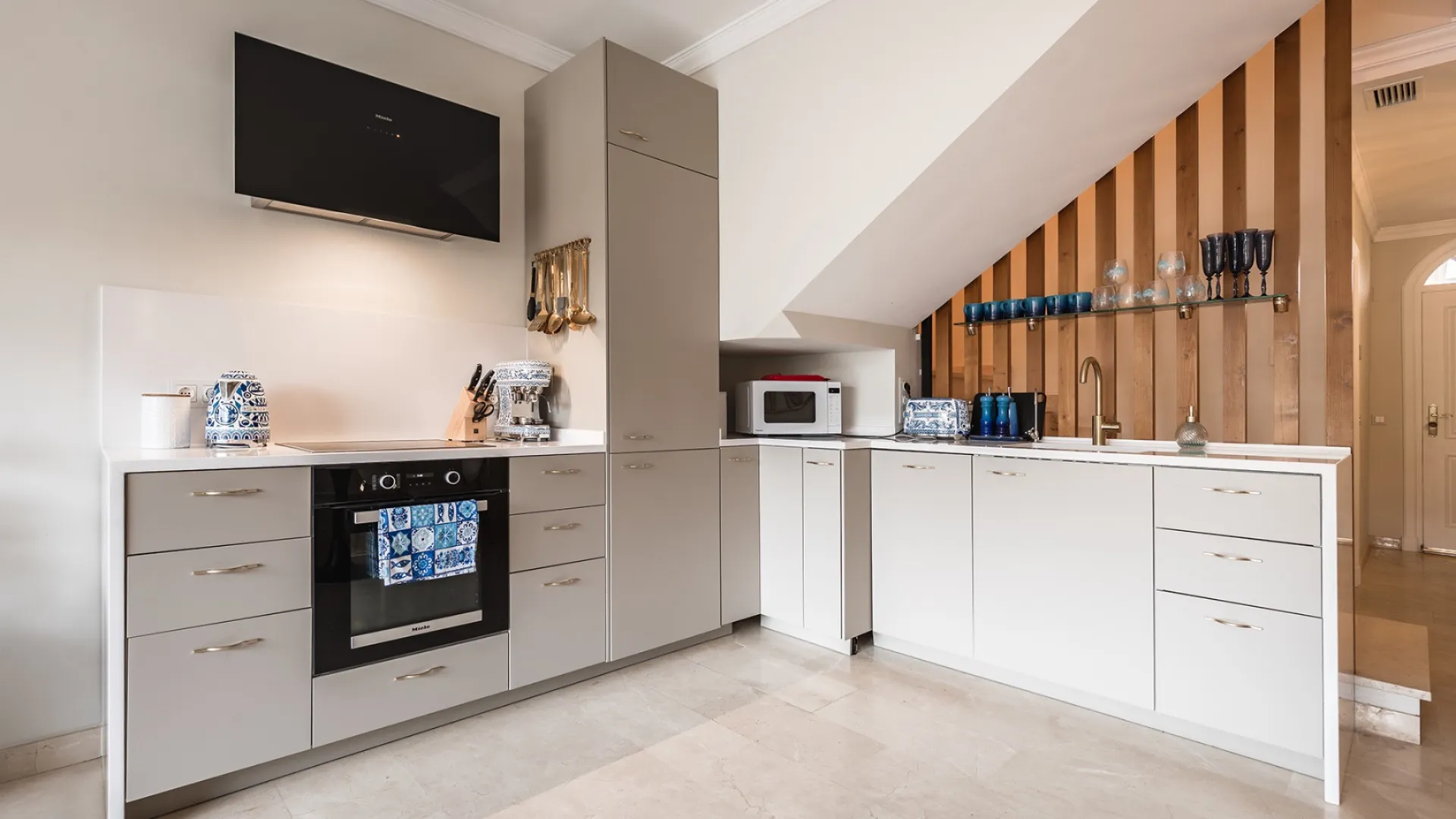 Se vende triplex en Aloha Gardens de 3 dormitorios