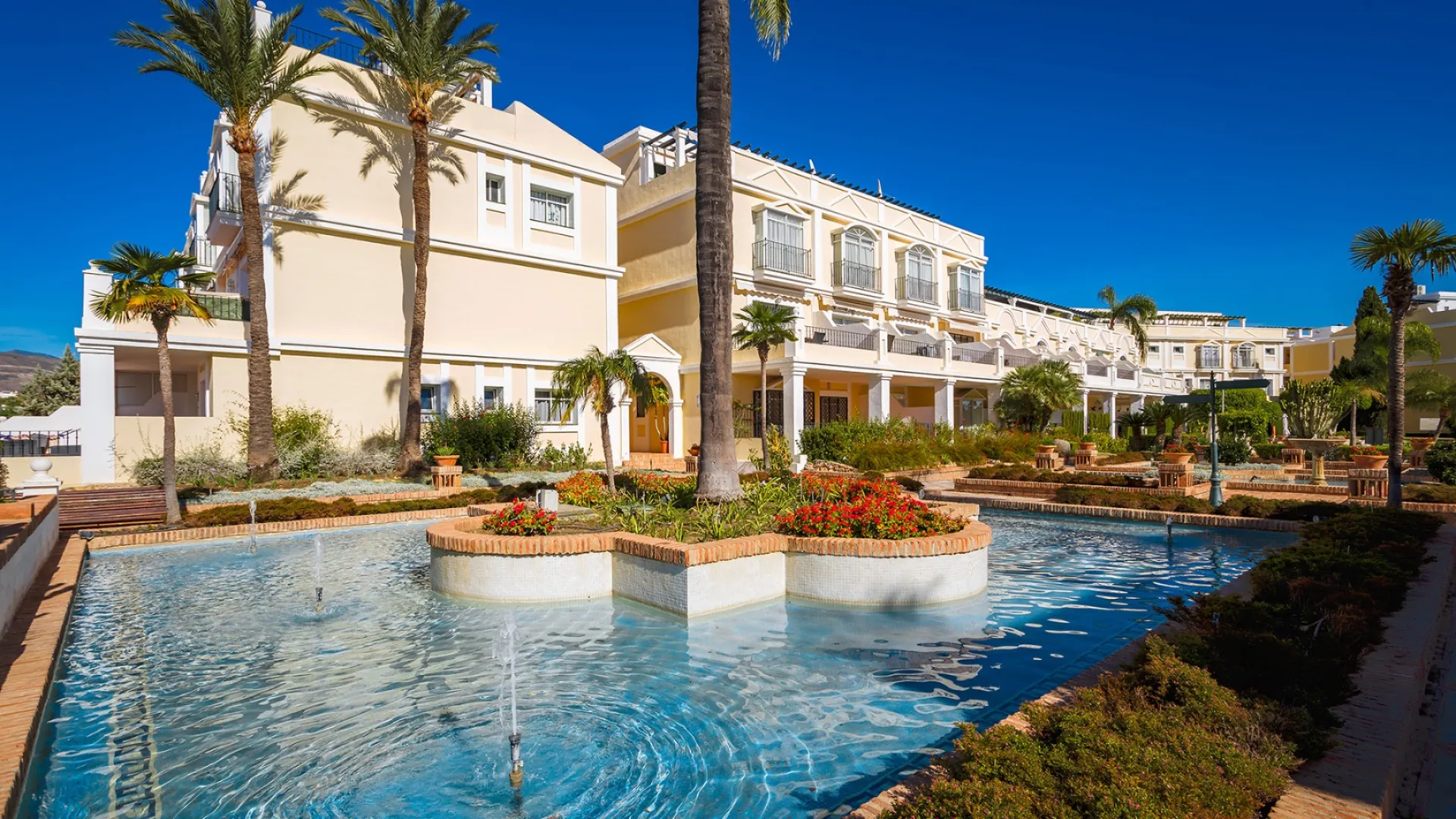 Se vende triplex en Aloha Gardens de 3 dormitorios