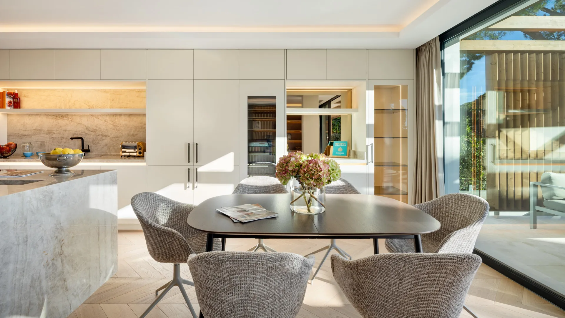 Villa a la venta con 4 dormitorios en Cumbres de Elviria