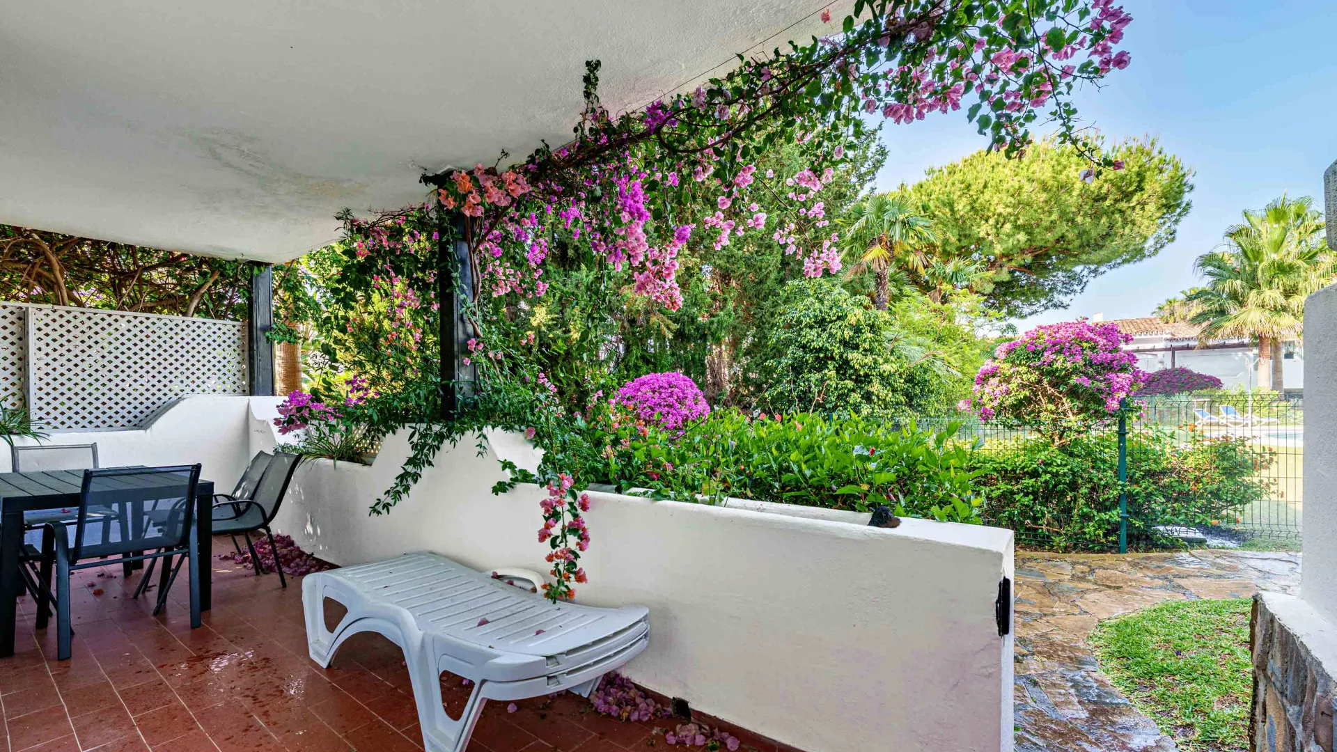 3 bedrooms Sierra Blanca ground floor apartment for sale