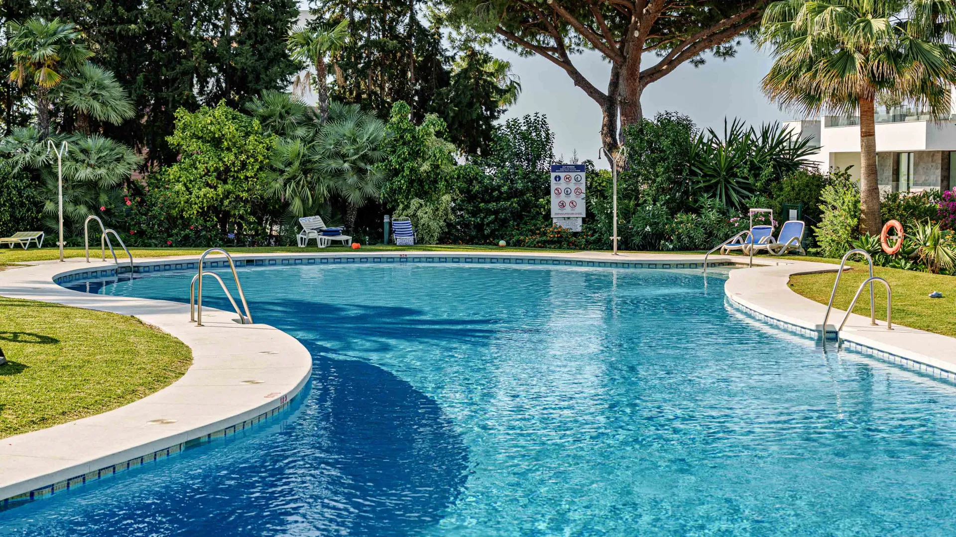 3 bedrooms Sierra Blanca ground floor apartment for sale