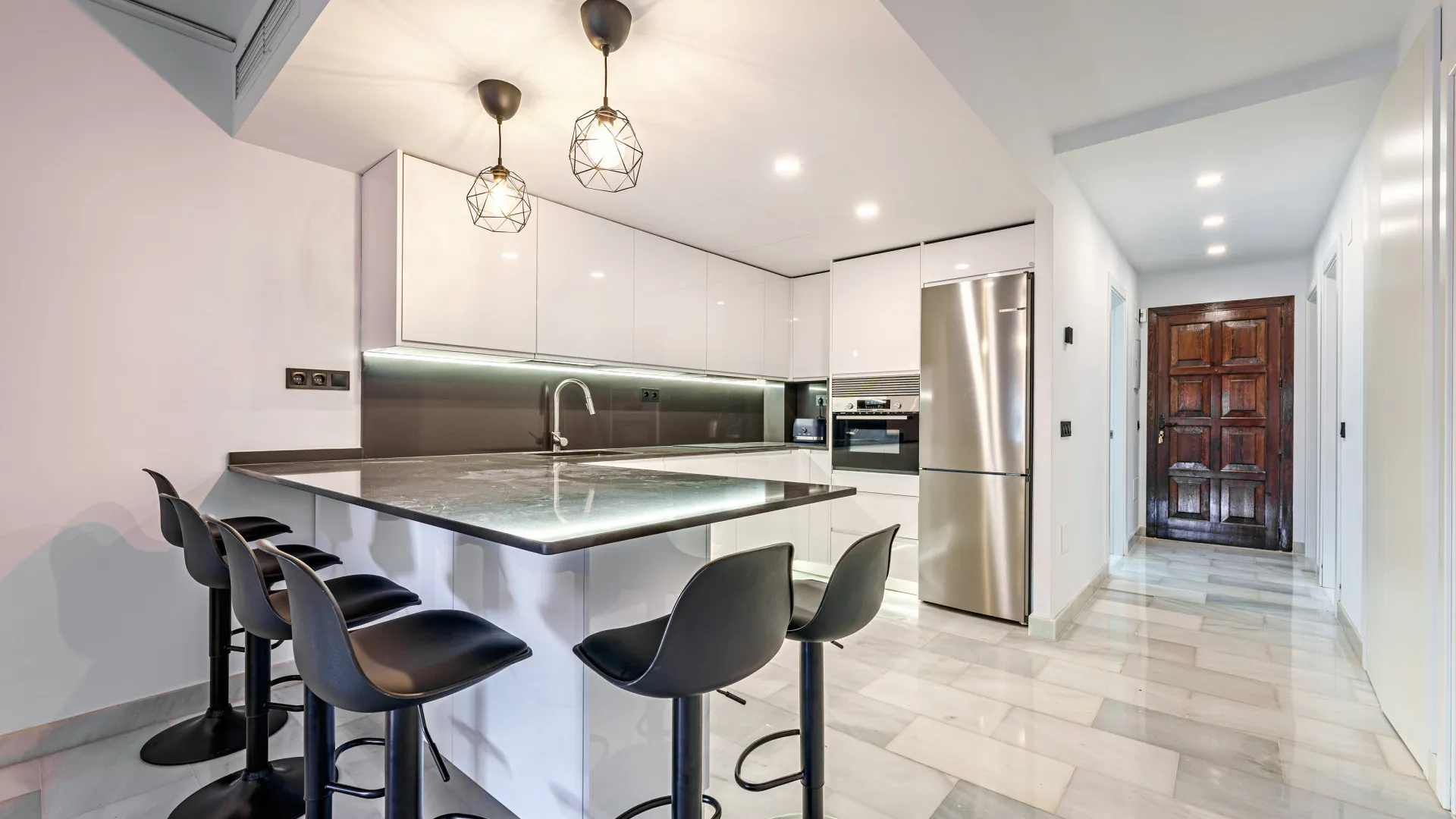 3 bedrooms Sierra Blanca ground floor apartment for sale